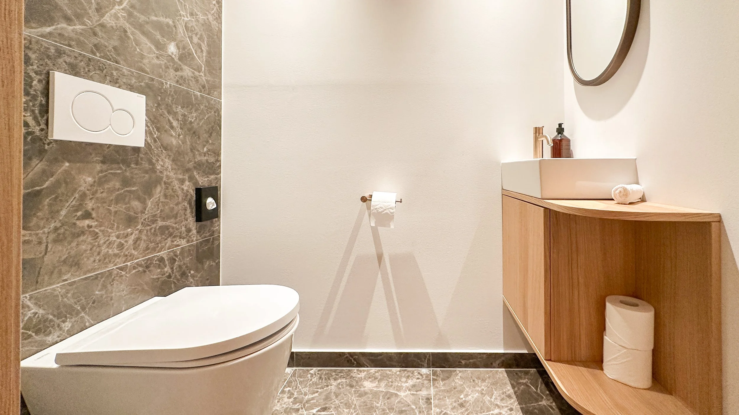 Hotel Nesslerhof Großarl “Lebensfreude” Double Room Toilet. Image: Ben Schmidt.