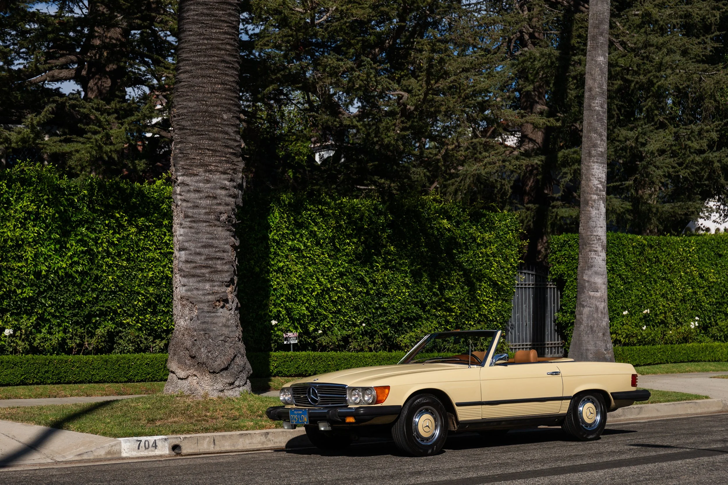 1974 Mercedes-Benz SL. Image: Julien Fautrat