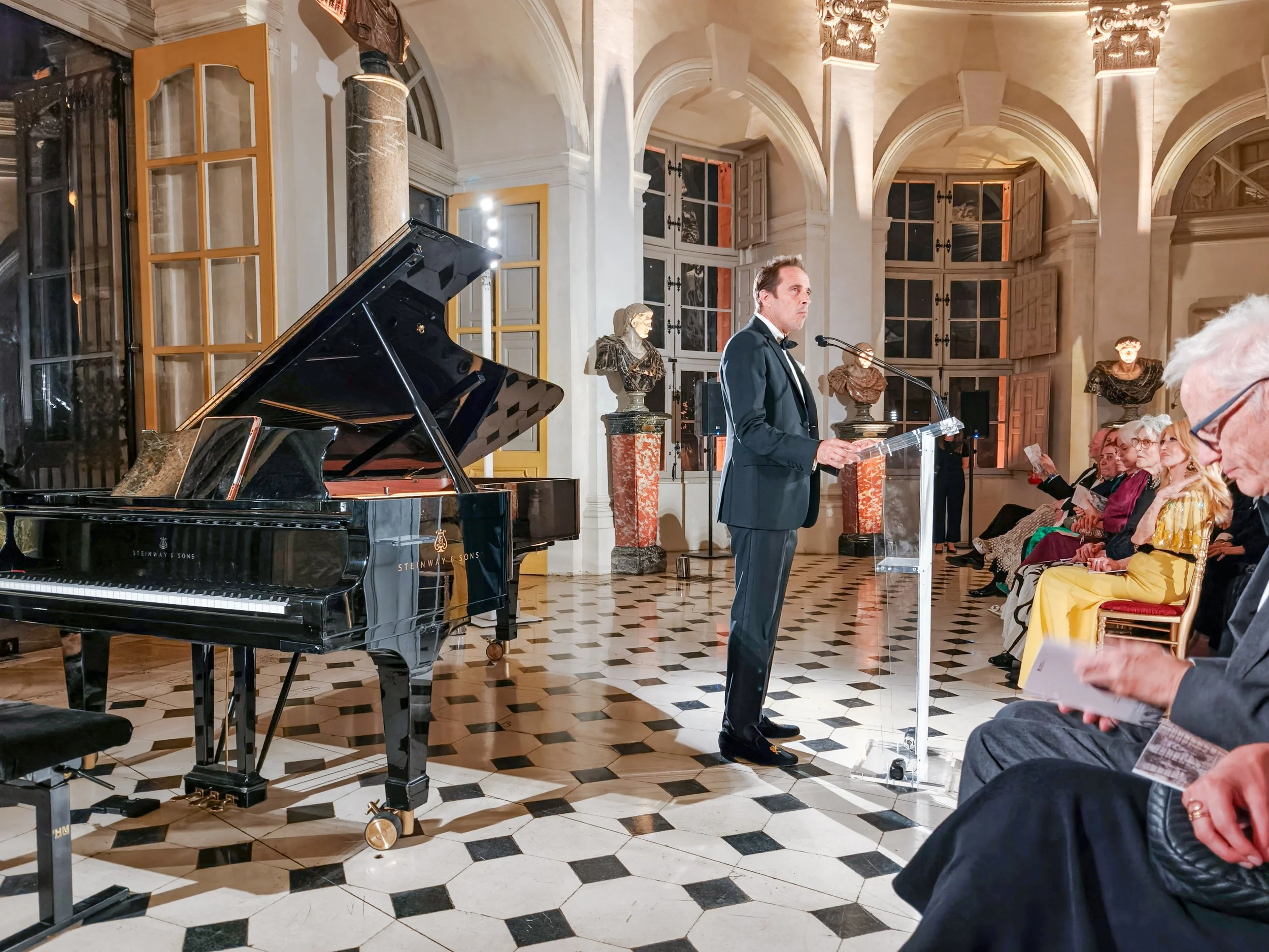 Alexandre de Vogüé speaks at the Vaux-le-Vicomte Gala evening. Image: Dan Latif.