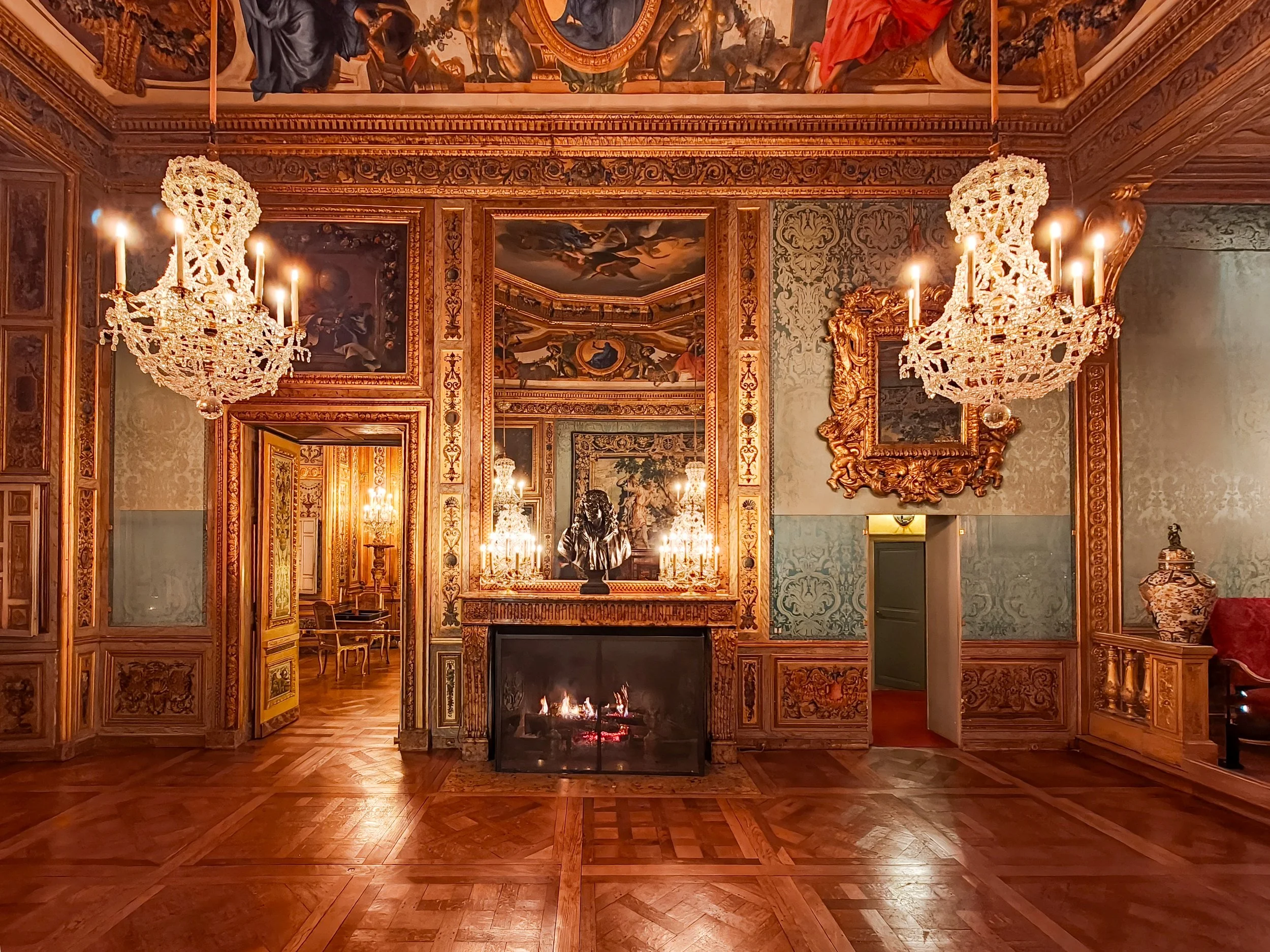 Present day view of a state room at the Vaux-le-Vicomte. Image: Dan Latif.
