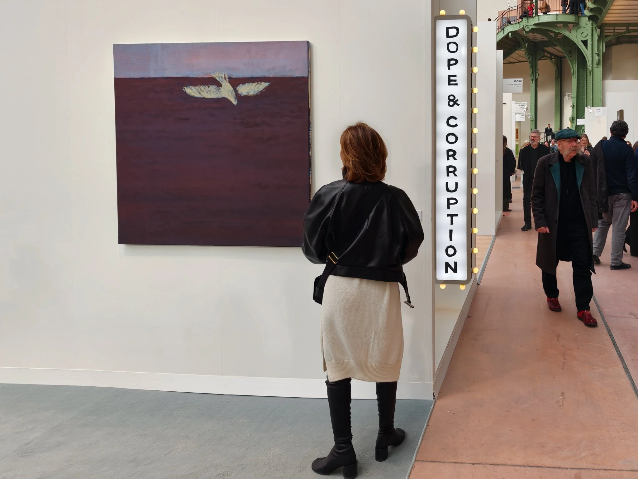 Ragnar Kjartansson, Dope & Corruption, 2017 at Luhring Augustine. Polished stainless steel, electrical components and LED light, 232 × 50 × 10 cm. Image: Dan Latif.
