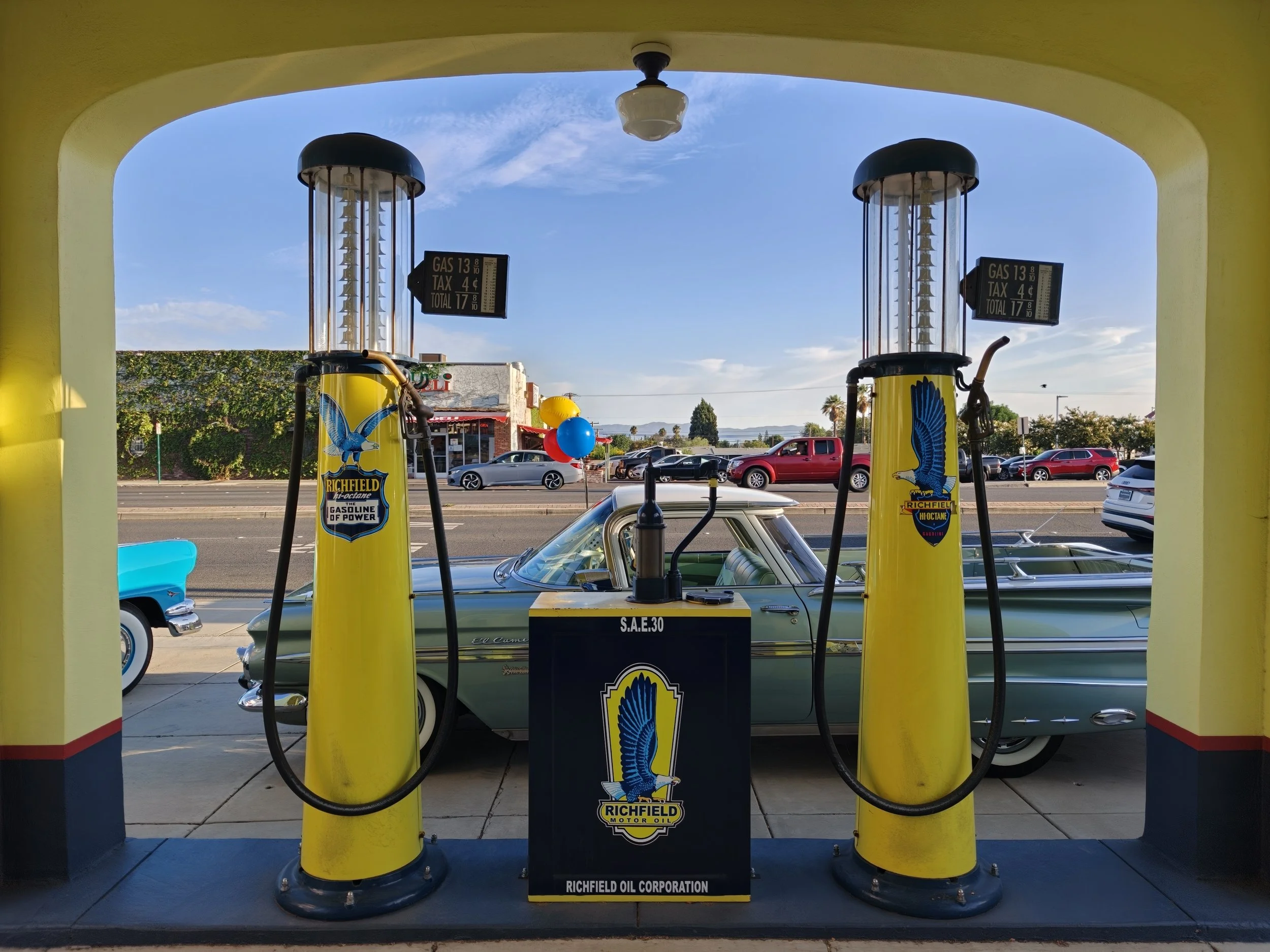 Cucamonga Service Station. Image: Dan Latif.