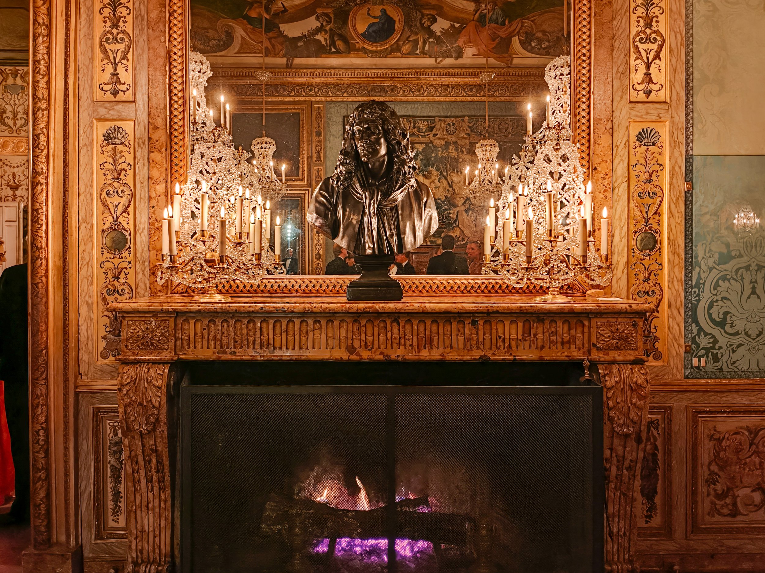 Bust in a buffet room at the Vaux-le-Vicomte. Image: Dan Latif.
