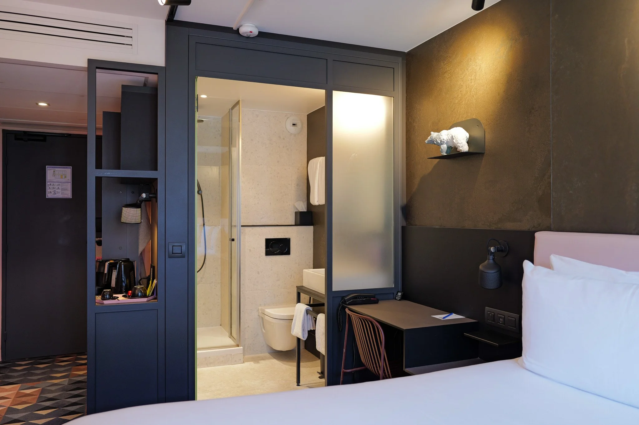 TRIBE Paris Batignolles Hotel Bathroom. Image: Dan Latif.
