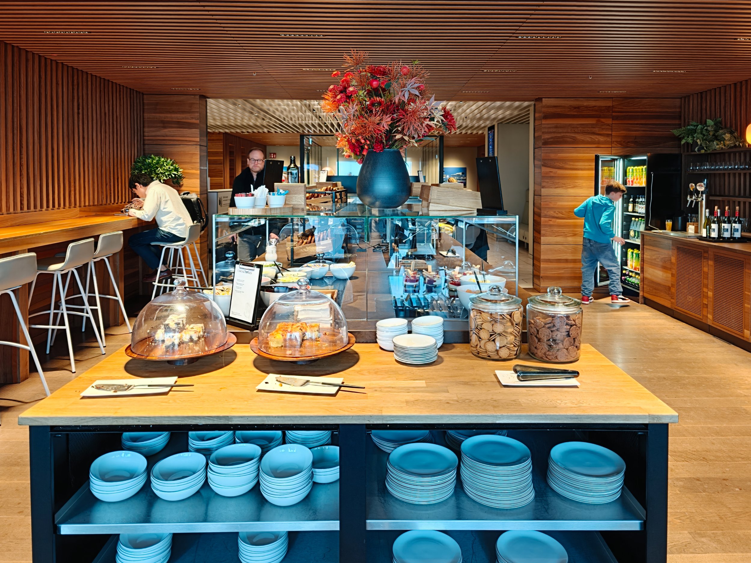 Snacks at BER Lounge Tegel at Berlin Brandenburg Airport (BER). Image: Dan Latif.