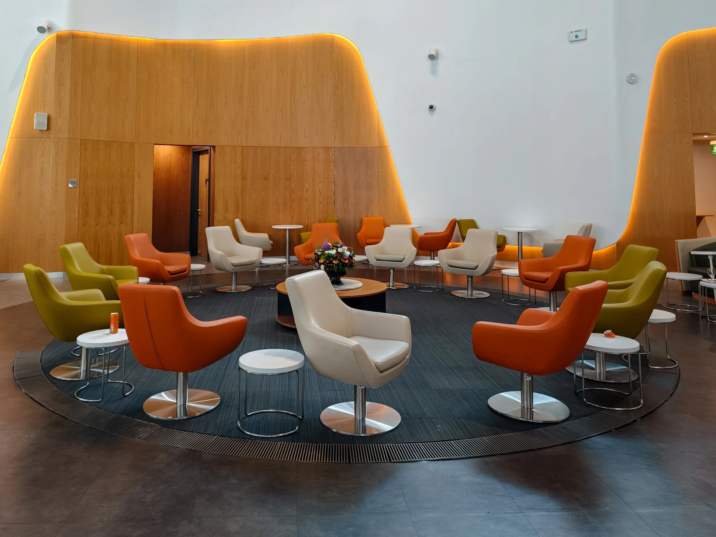 Relaxing chairs IGA Lounge at Istanbul Airport (IST). Image: Dan Latif.