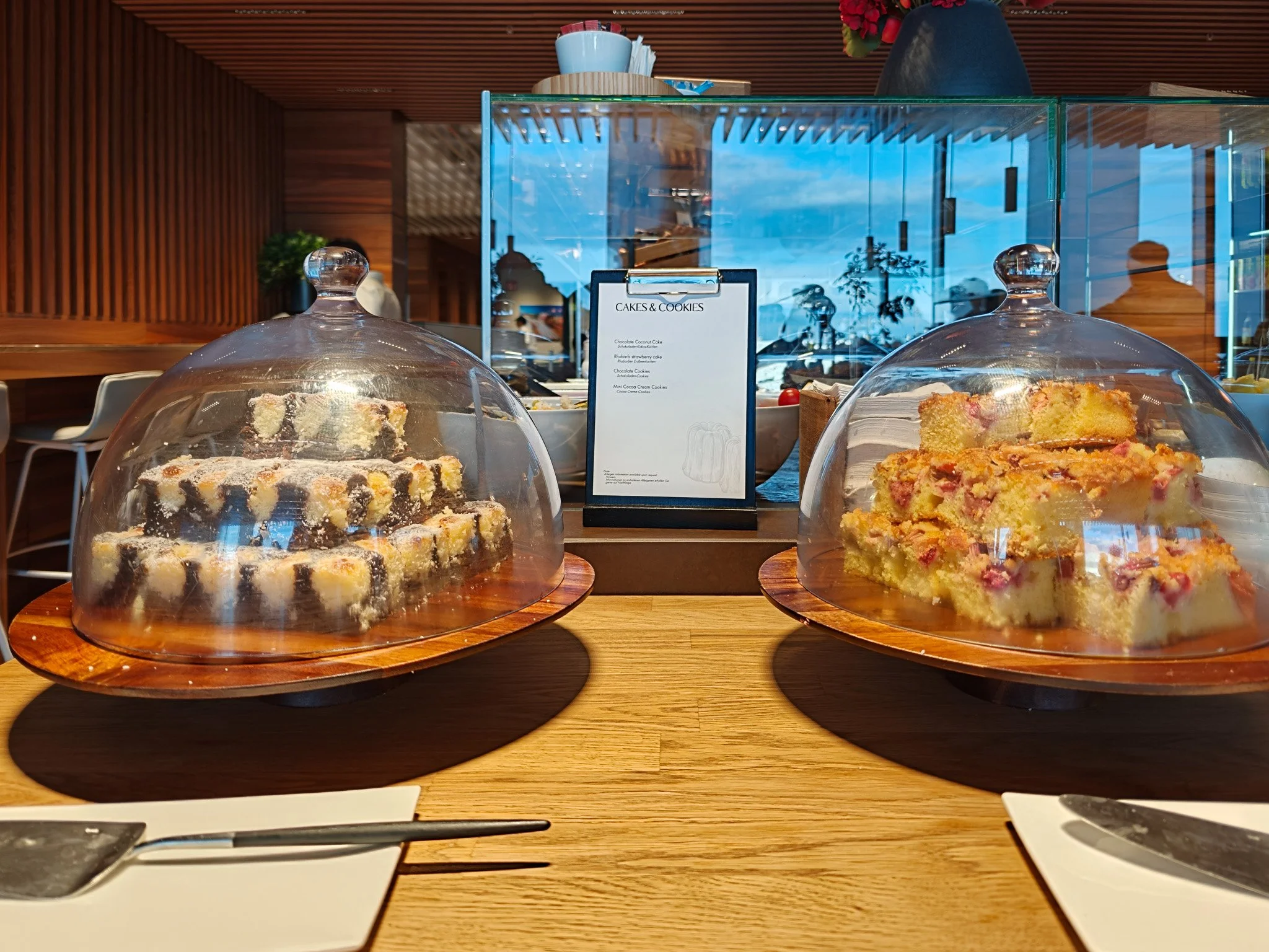 Cakes and cookies at  BER Lounge Tegel at Berlin Brandenburg Airport (BER). Image: Dan Latif.