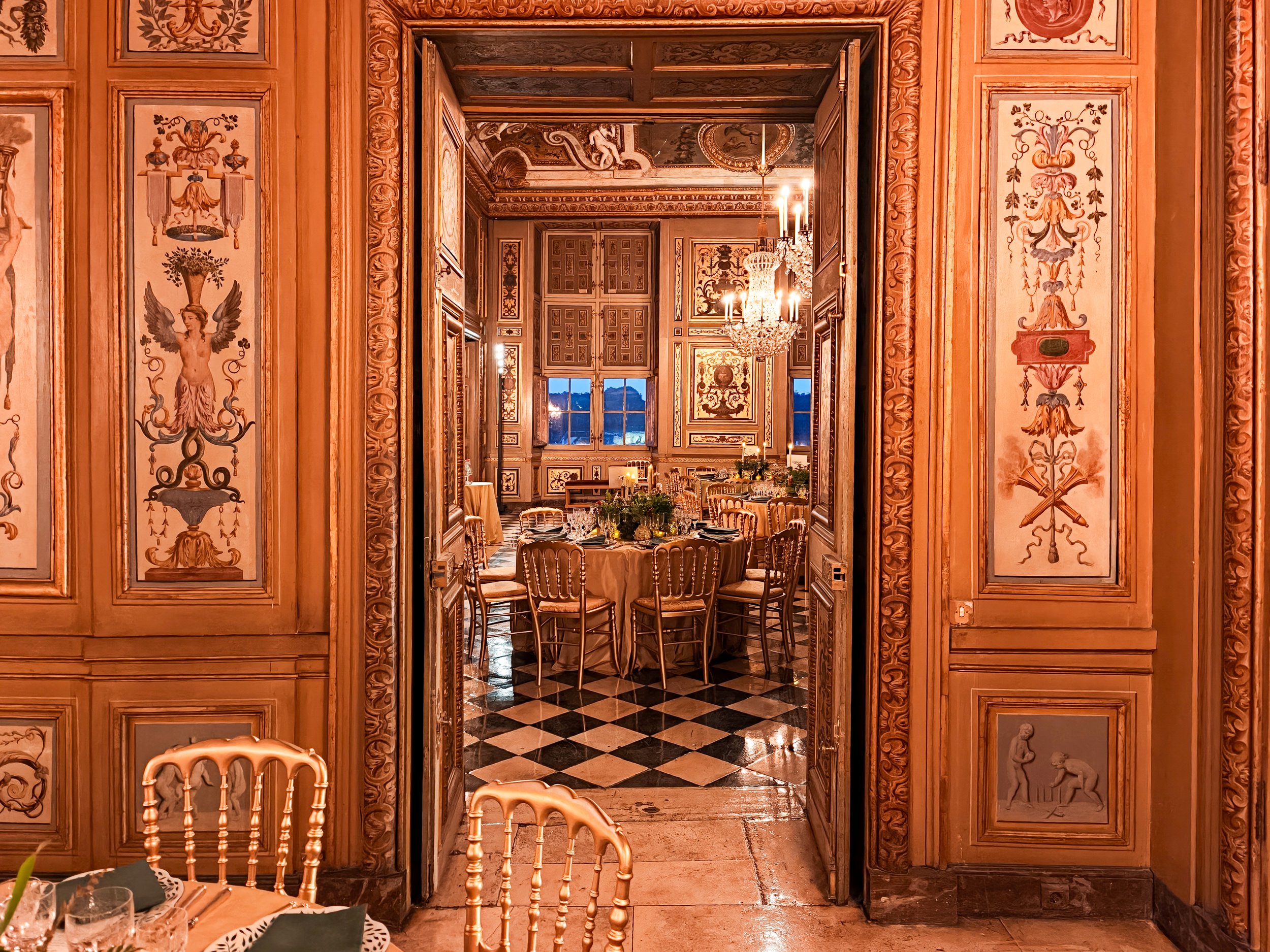 Present day view of state rooms at the Vaux-le-Vicomte, arranged for a dinner. Image: Dan Latif.