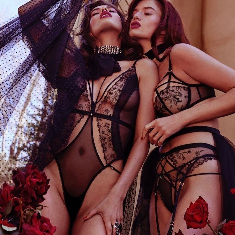 Timeless and sophisticated @honeybirdette 

#hvembroidery #blackcolor #embroiderylove #welovewhatwedo