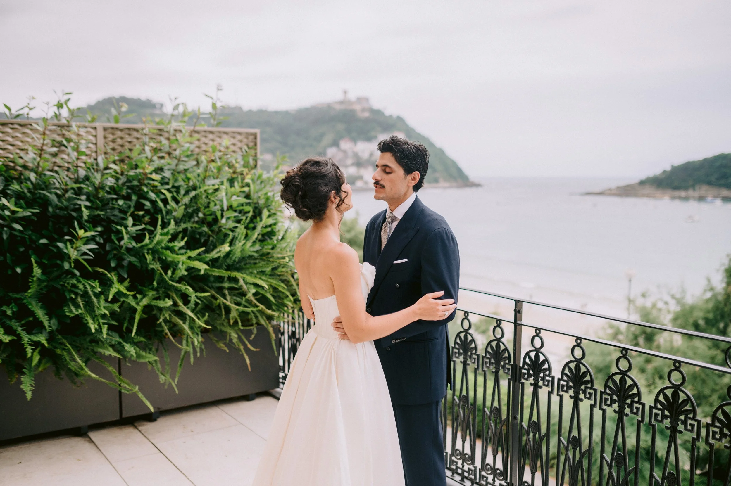 Sneak Peek by ARTEFOTO30.jpg