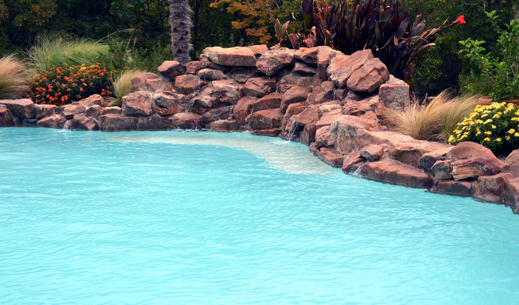 LakePointePools-ResidentialCustomPools.jpg