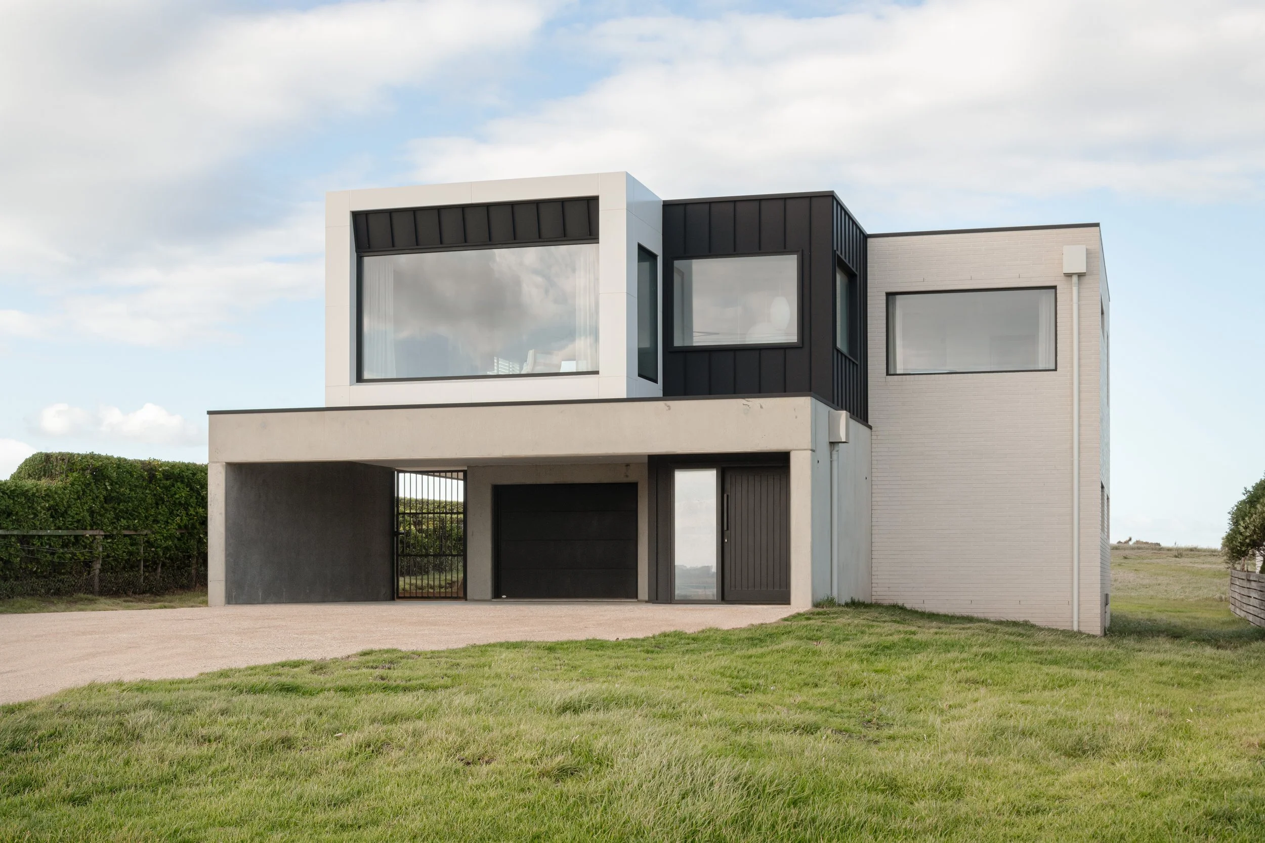 InhabitConstruction_LowHead476_01.jpg