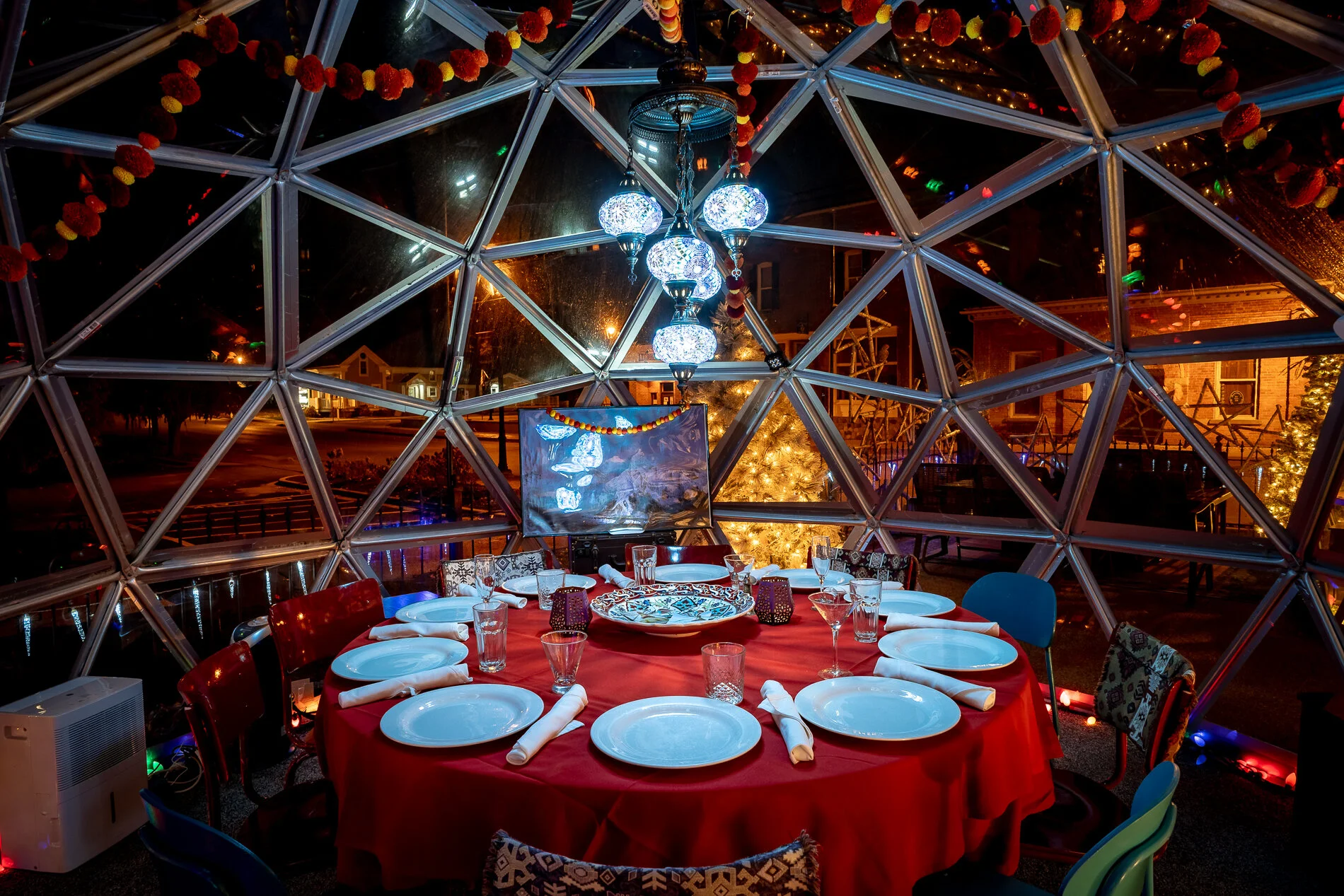 White Horse Inn igloos - commercial photography by Jacob Hawkins Photography