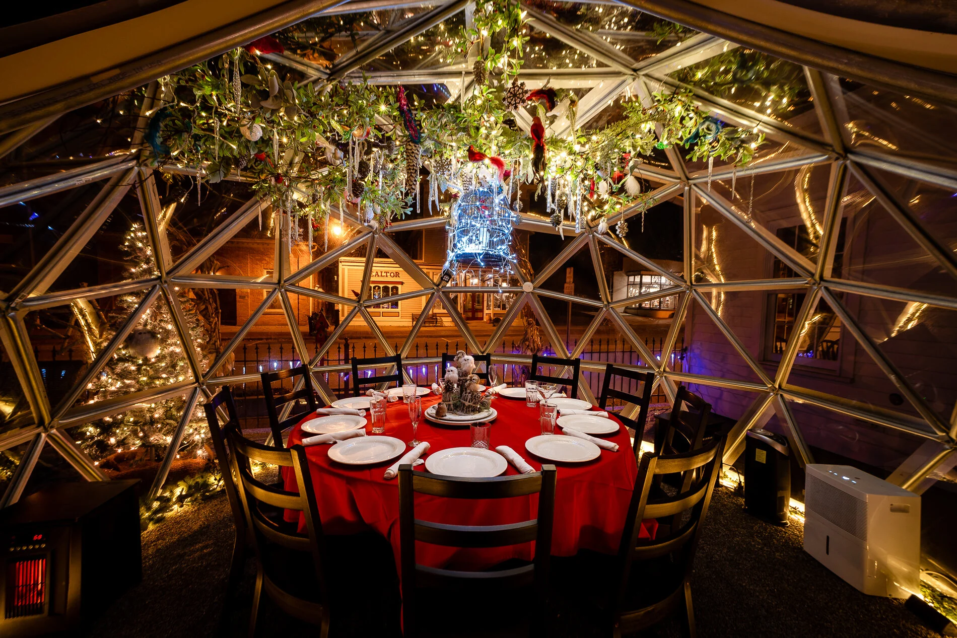 Igloo dining - commercial photography by Jacob Hawkins Photography