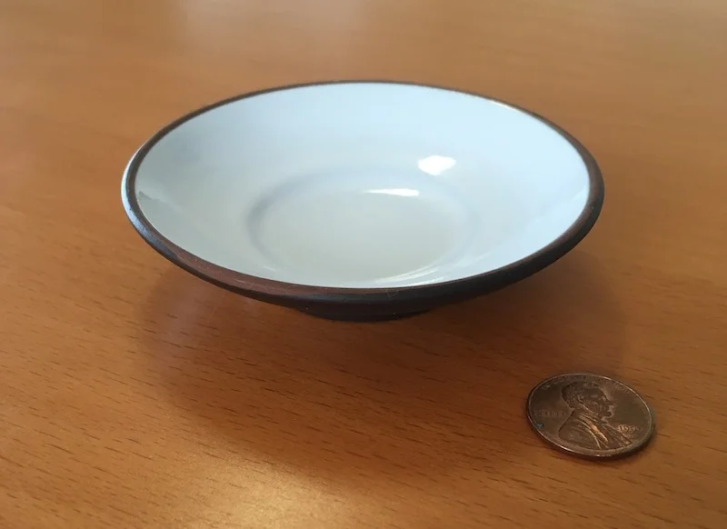 A deep saucer. An unusual but not uncommon choice for serving tea.