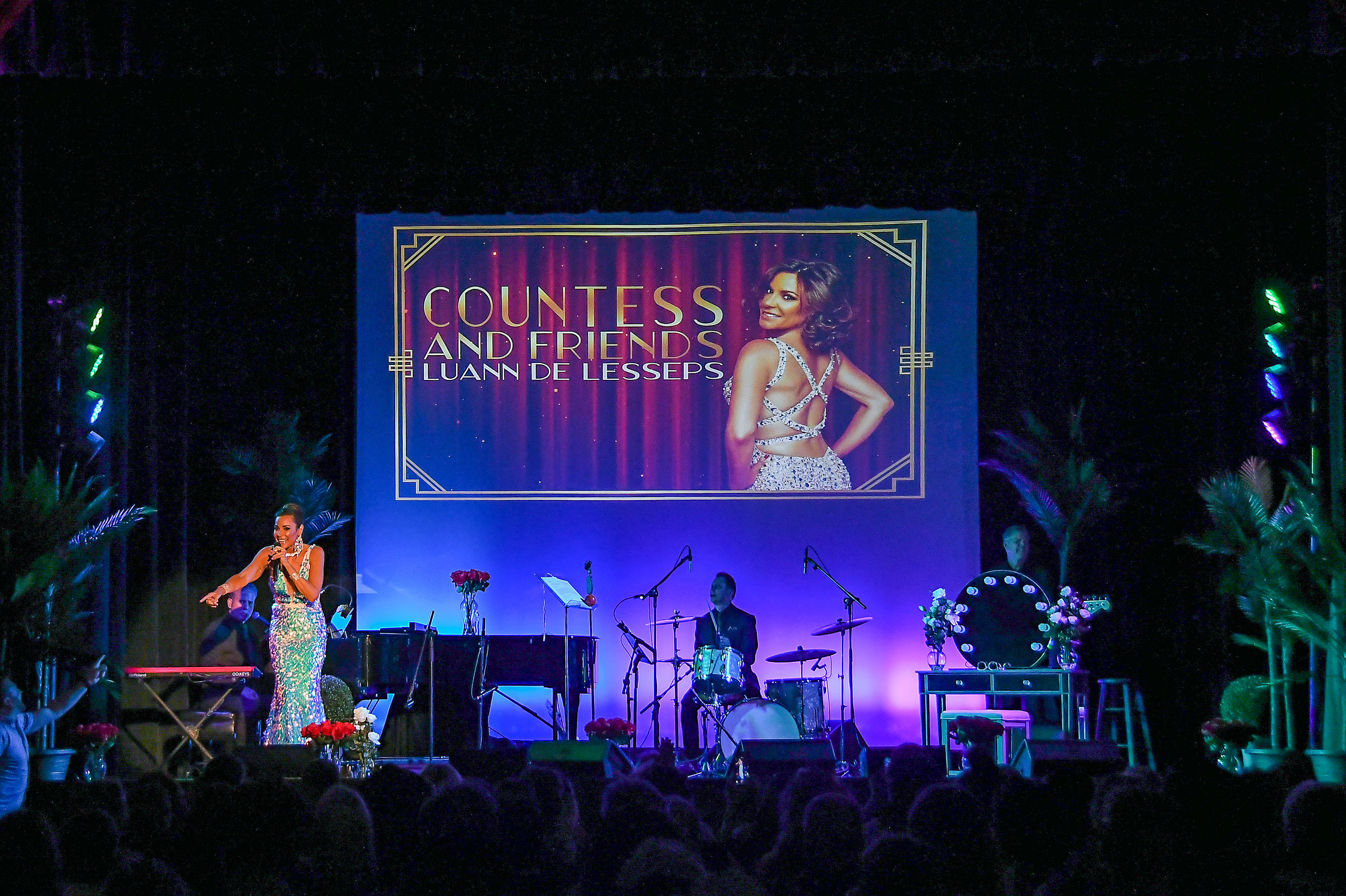 Countess and Friends in PTown 8.24.19 - photo by Andrew Werner, AHW_4935.jpg