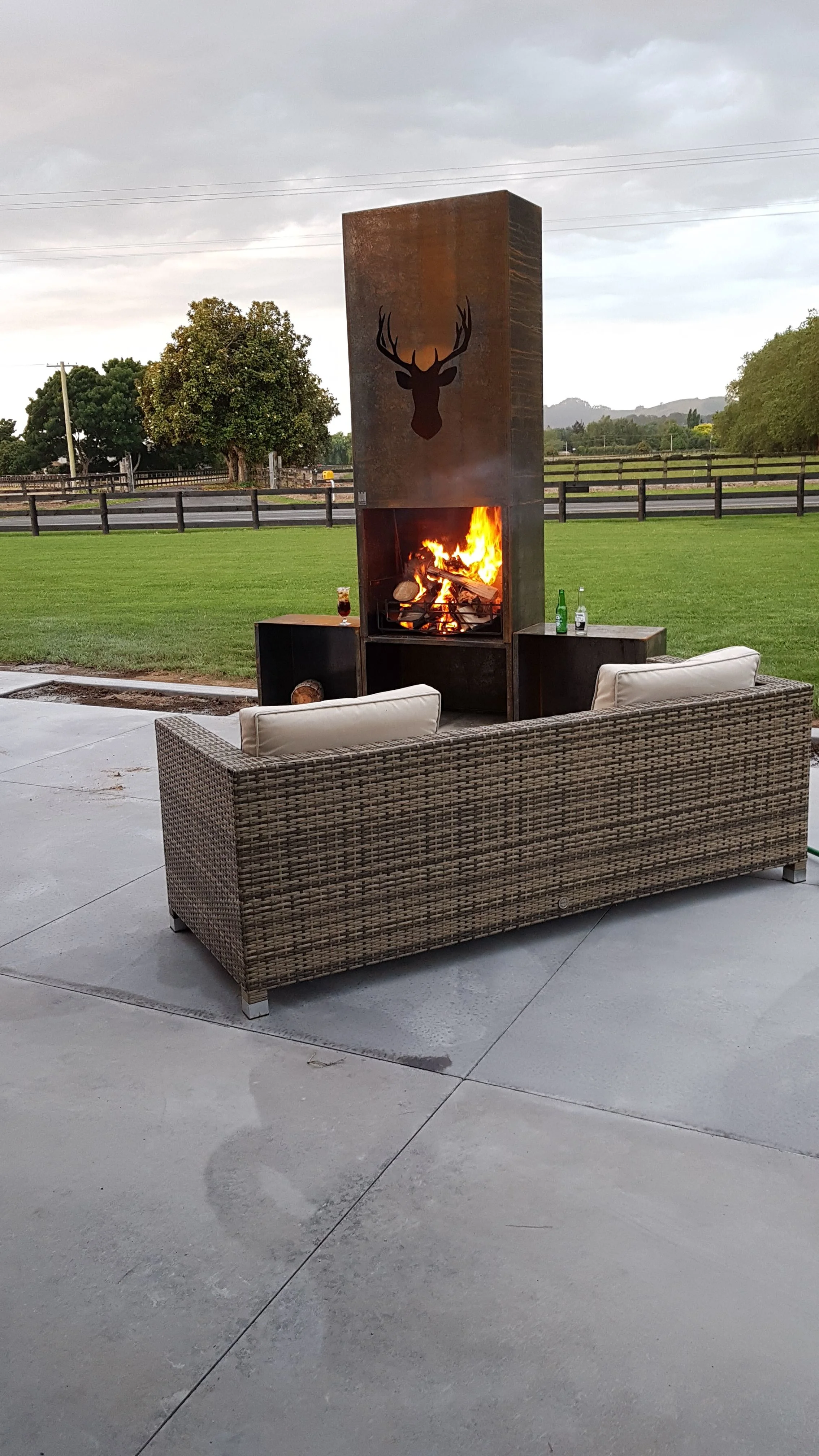 2.7m stag head design with custom flat boxes