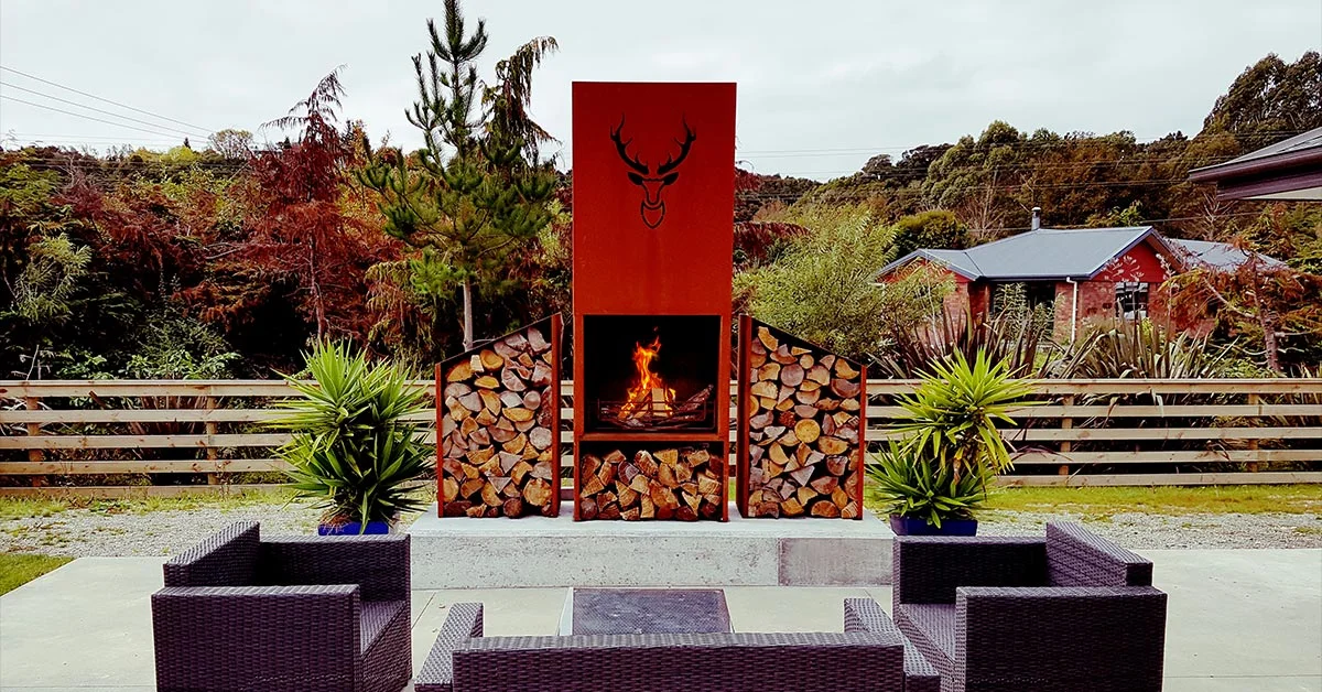 Stag head design with angle boxes