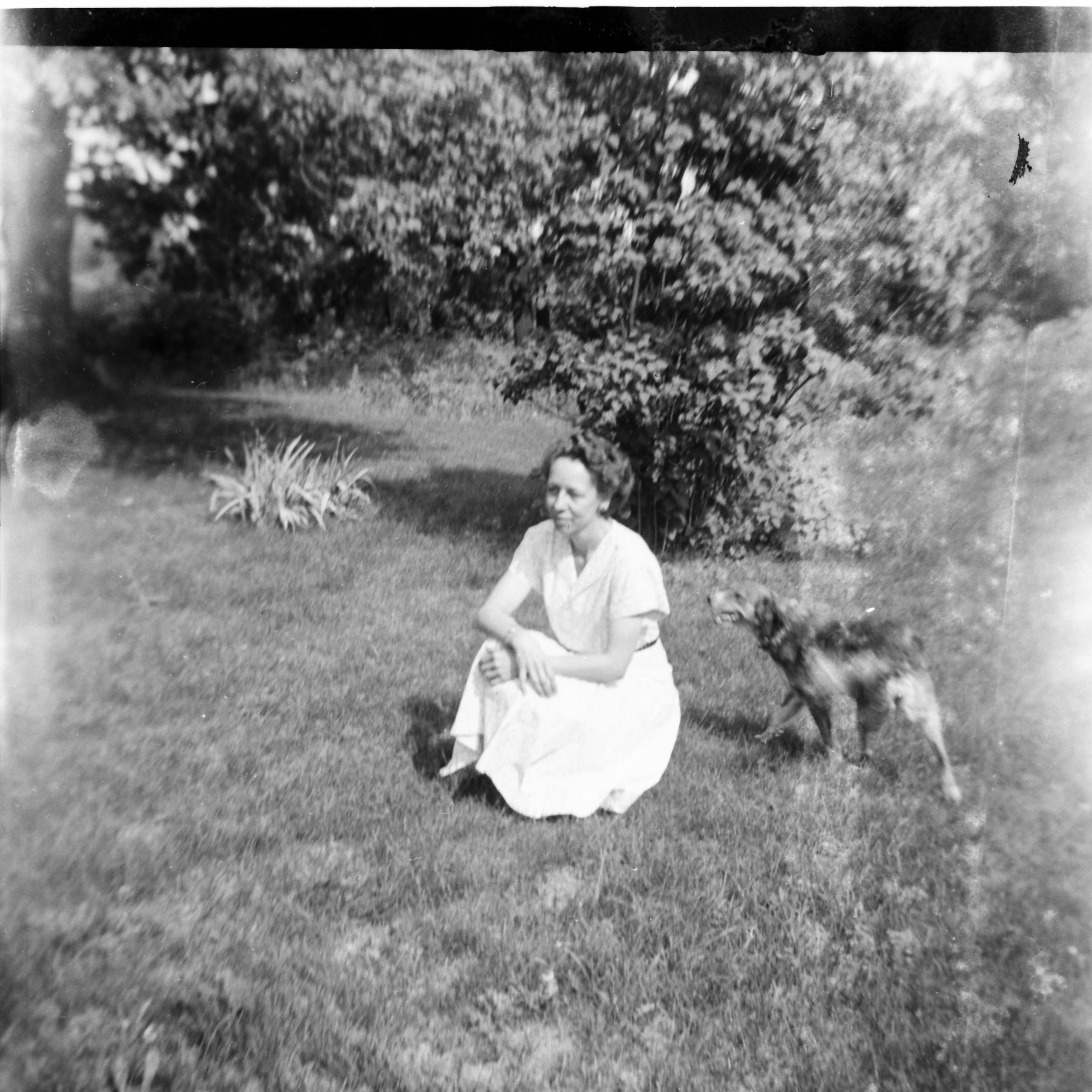 Vera & dog_0001.jpg