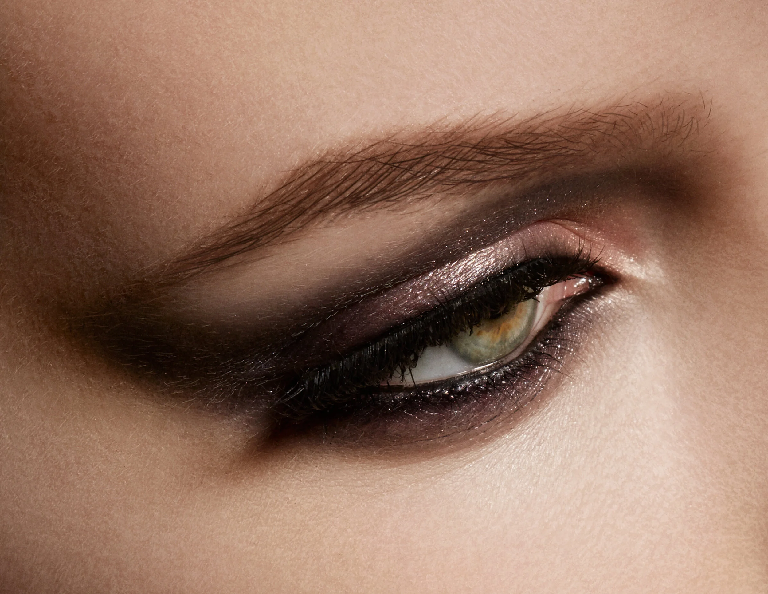 StoryAndRainHolidayTomFordCLOSEUP.jpg