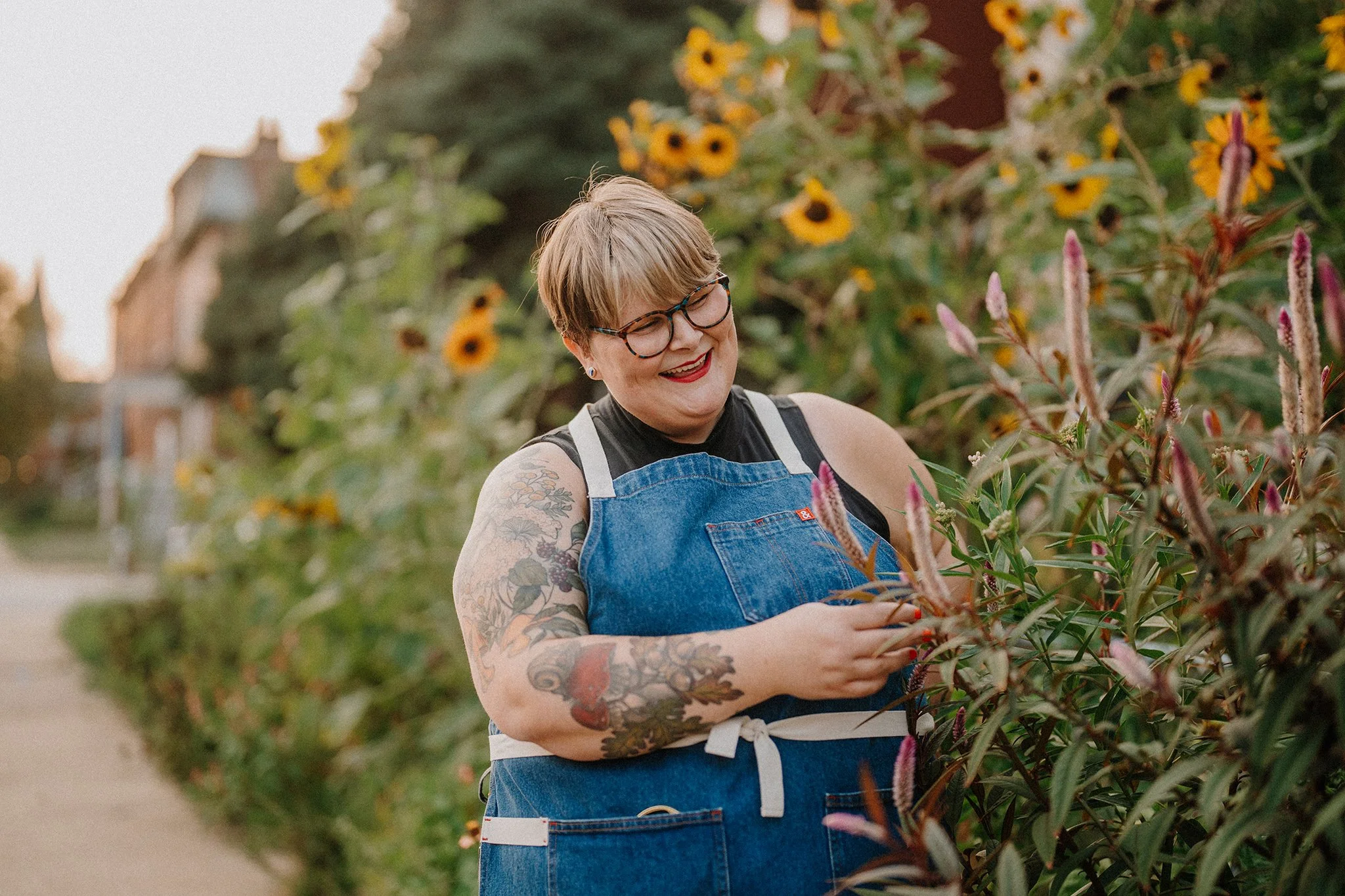 st louis at home portrait flowers gardening.jpg