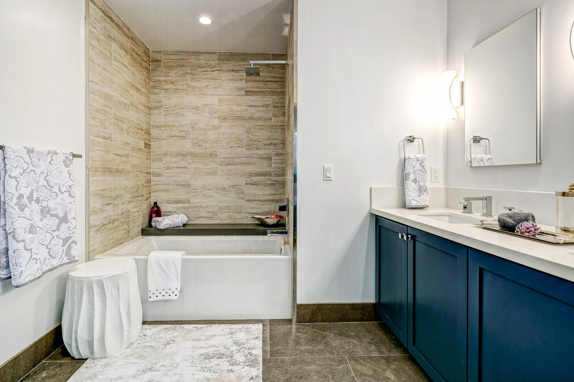 125 Hurlbut St #103-015.jpg