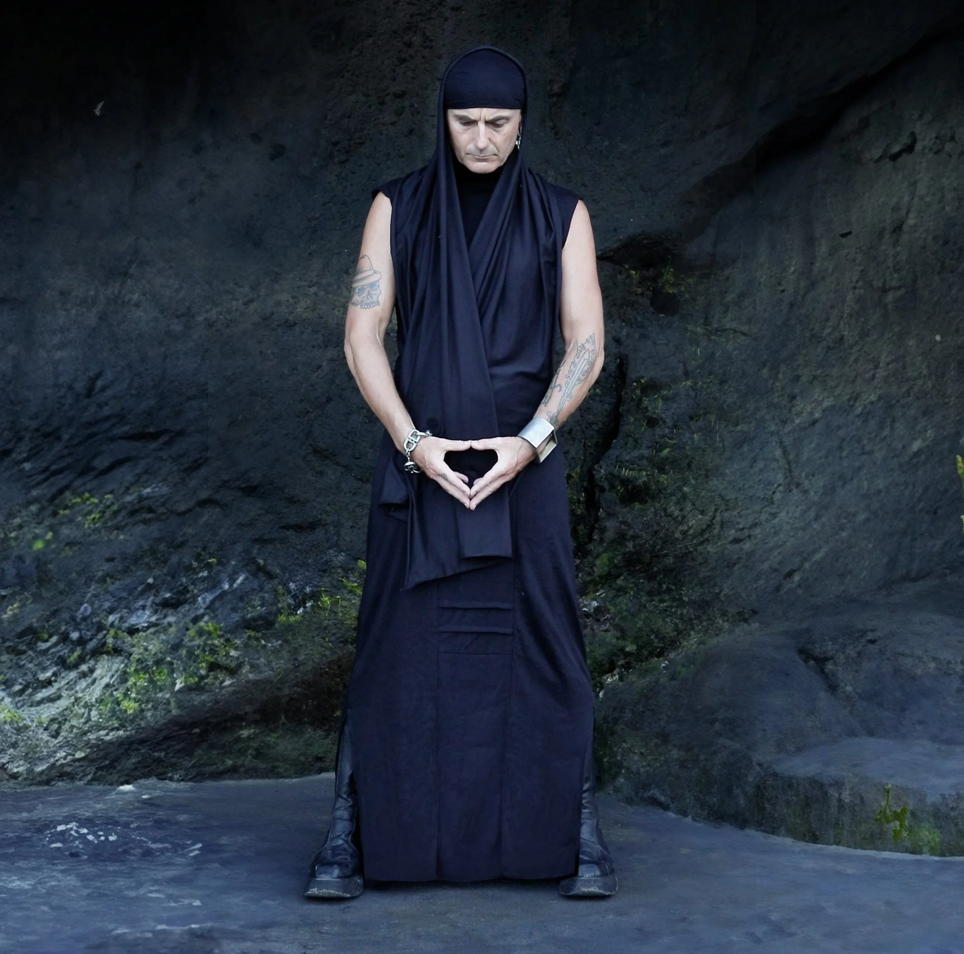 Obsidian Robe 6 copy.jpg