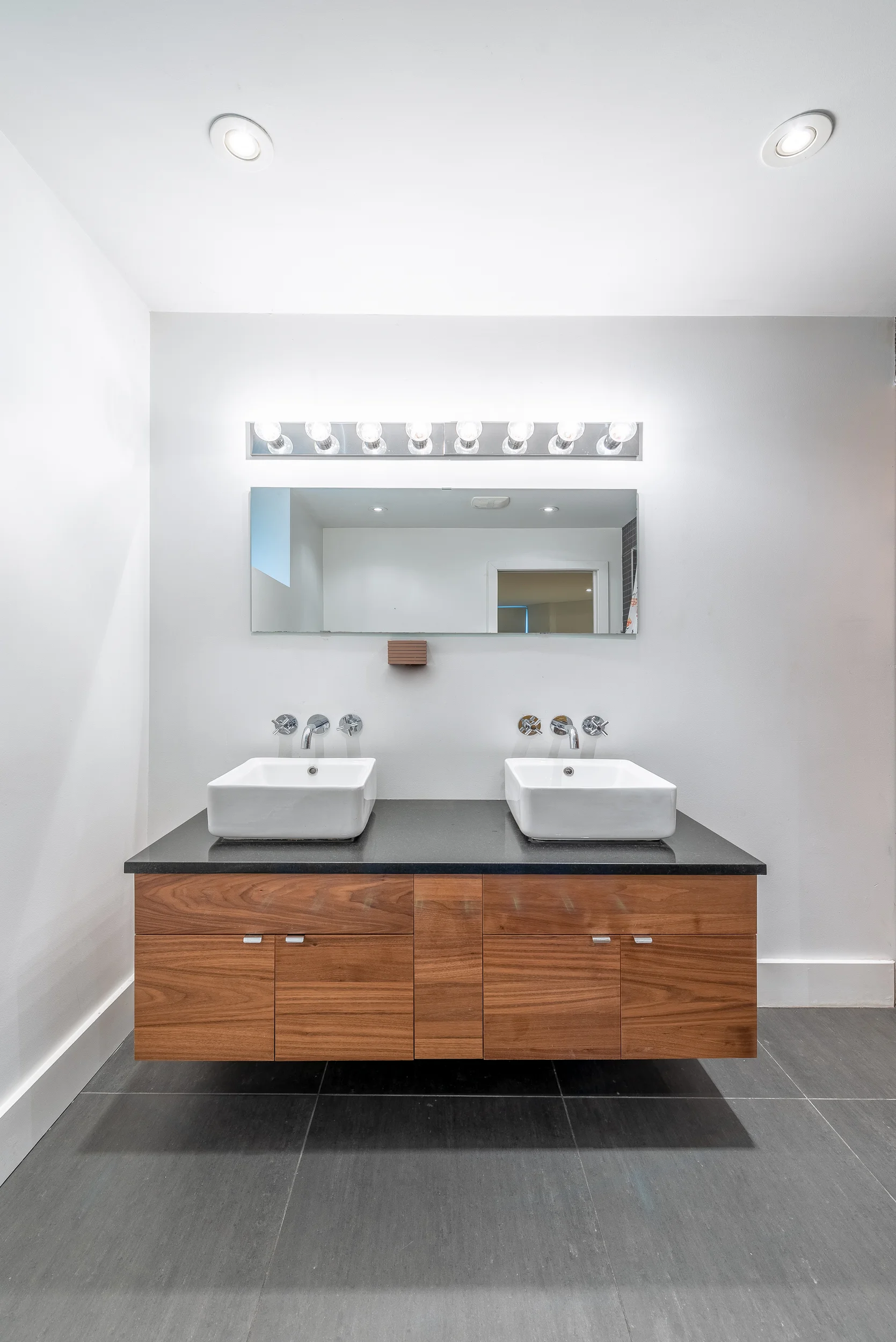 Airbnb-Real Estate-Ezabriell Fraser — Fraser Photography, Halifax, Nova Scotia - Briell Fraser