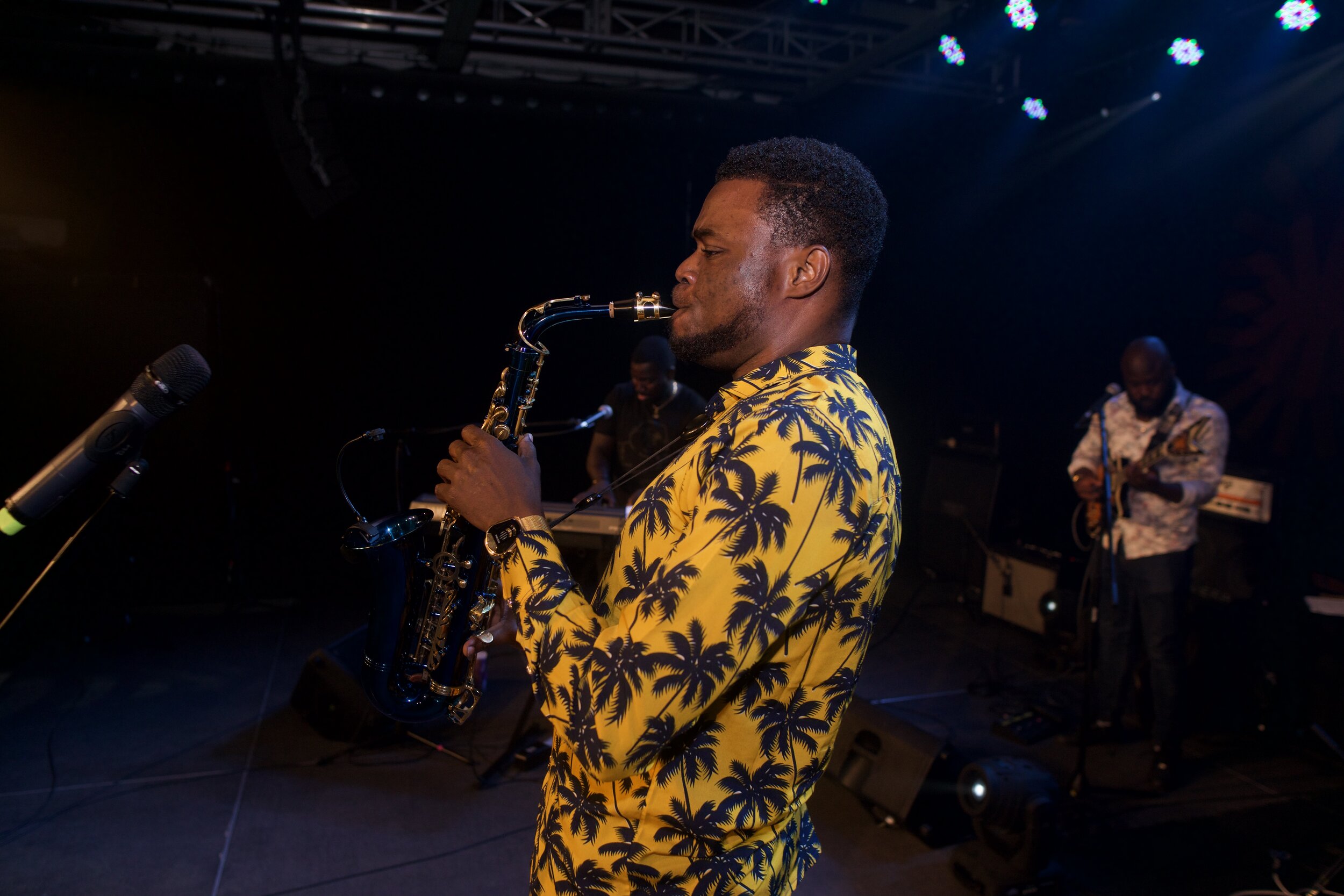BePraize playing the saxophone.