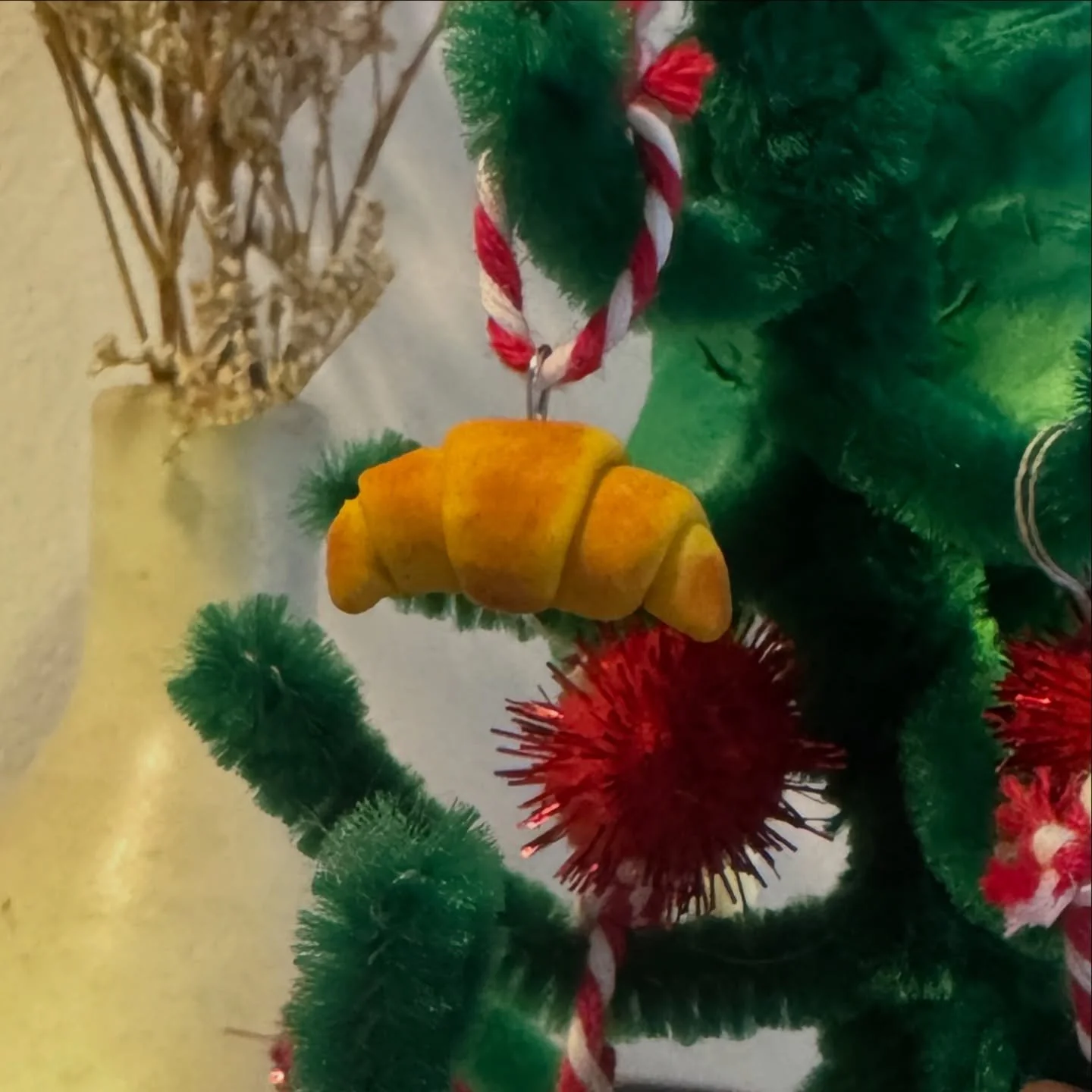 🥐 Pretty pleased with how these #polymerclay croissants turned out. Making a tiny ornament a yr for our tiny 🎄. Croissants this year because Luka&rsquo;s croissants are croissanting. 🥐 🥰