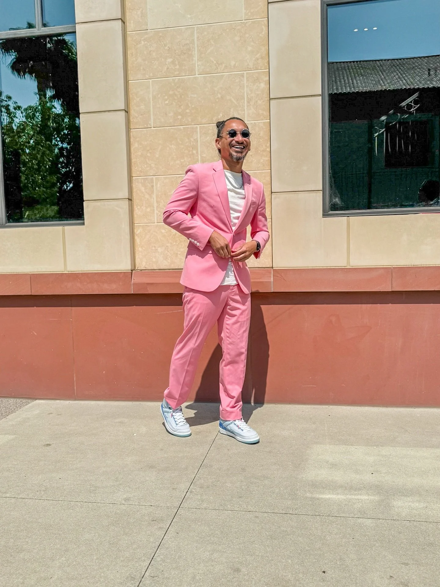 I waved goodbye to academia with one last presentation on Friday. Had an amazing time with my friends/panelists. It&rsquo;s time for something new. For more information on what&rsquo;s next visit joshschuschke.com

#Academia #LosAngeles #ProfessorLif