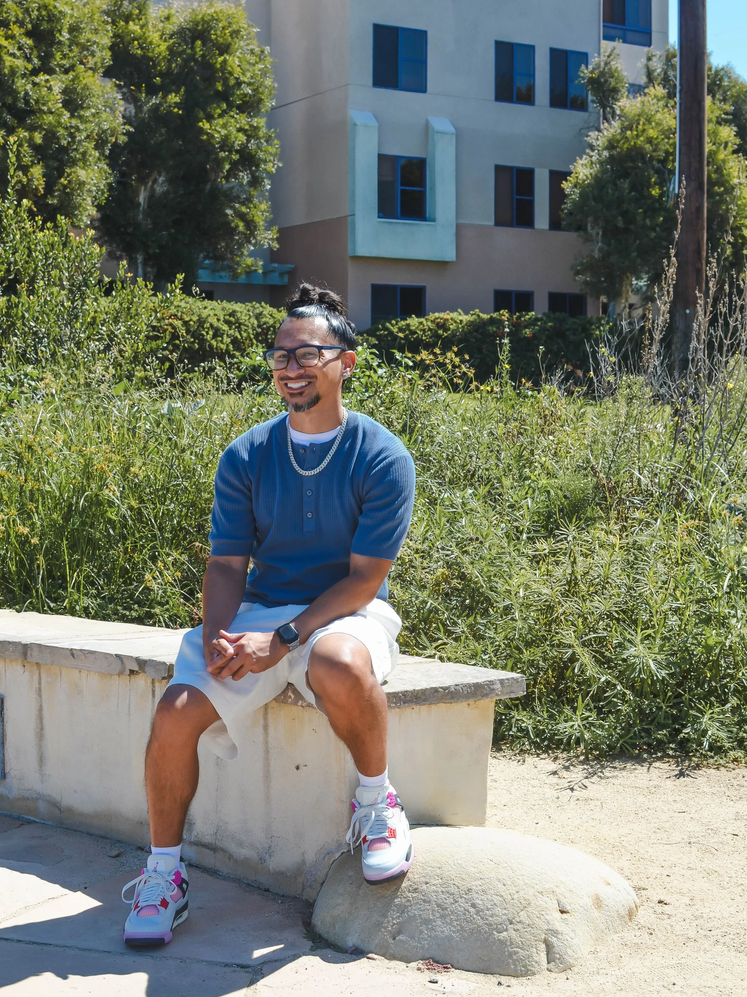 Views from the Bluff. When you work on one of the most beautiful campuses in LA you got to soak it in. Also a great reason to get out of the office and get lost from time to time.

📸: @celestimages 

#LMU #LosAngeles #PhD #Academia
