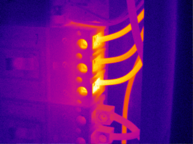 Breaker Showing Resistive Heating at Terminal