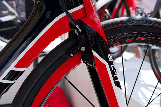 Aero. Dynamic. Performance from Simplicity.
The ARC-TT.
Real Passion. Pure Cycling.