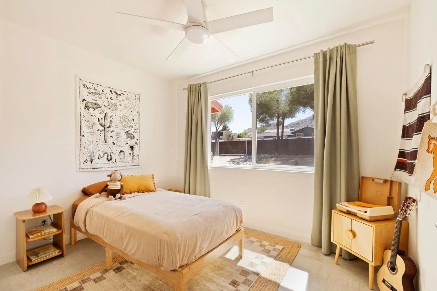 Looking to stage your home before selling? We work with other agents! DM anytime for a quote 🌞