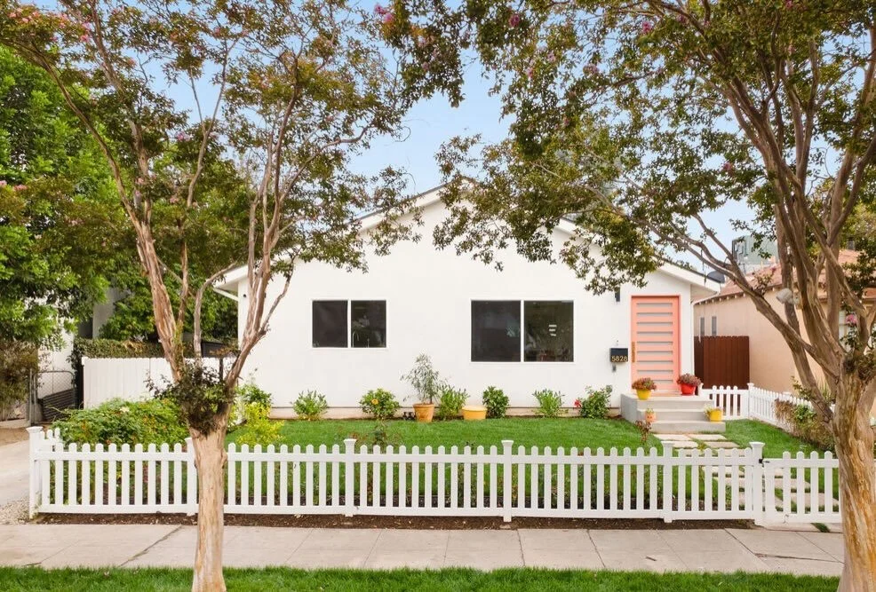 Just Sold in North Hollywood 🎉

Reimagined 3/3 + ADU + Pool in a charming walkable area close to the NoHo Arts District

Selling price $1.75m. Thank you @debwolsh for a lovely transaction!

I helped these buyers expand from a 2/1 condo to a massive 