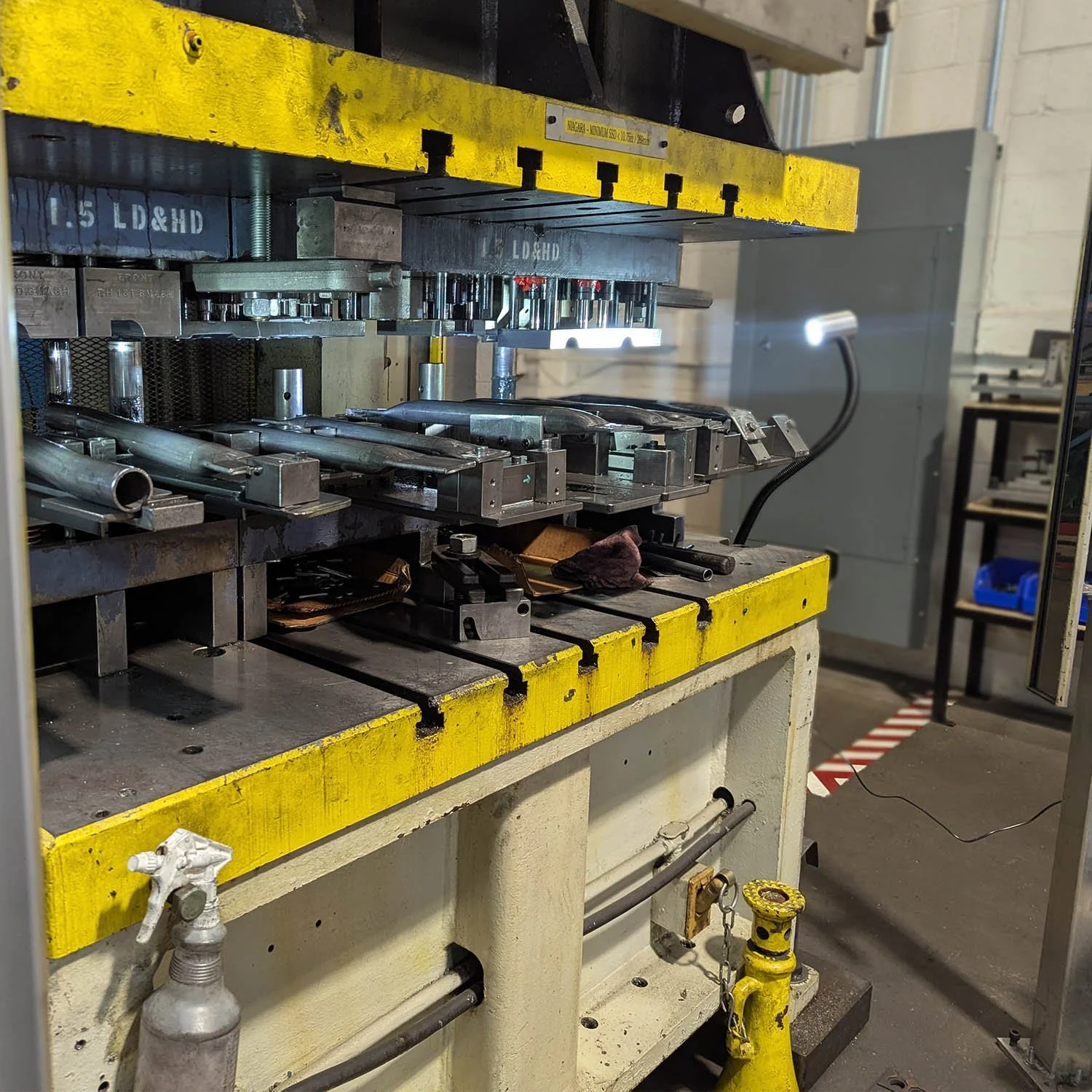 200 Ton Niagra Press
