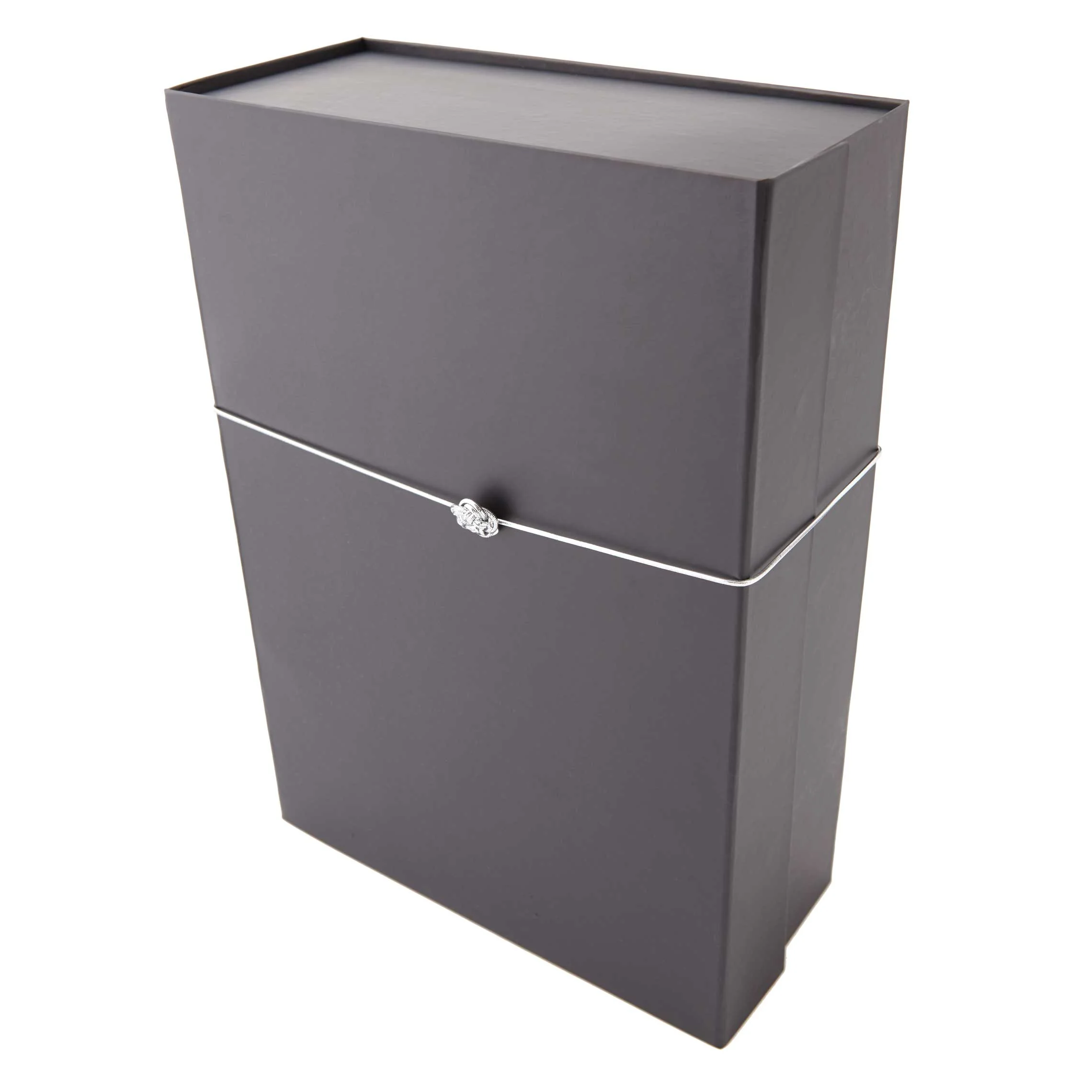 large-box-closed-2280.jpg