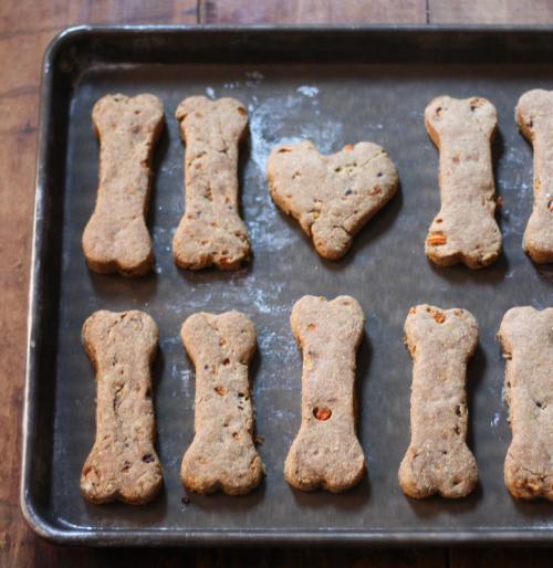 Carrot and banana dog treats, recipe by 17apart