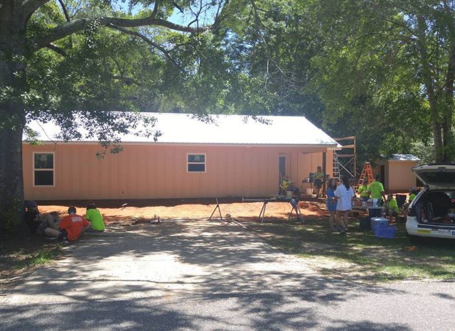 Lunch time at #habitatforhumanity humanity build