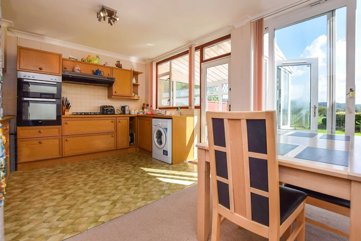 Stuart Oliver Residential A lovely three bedroom linked detached