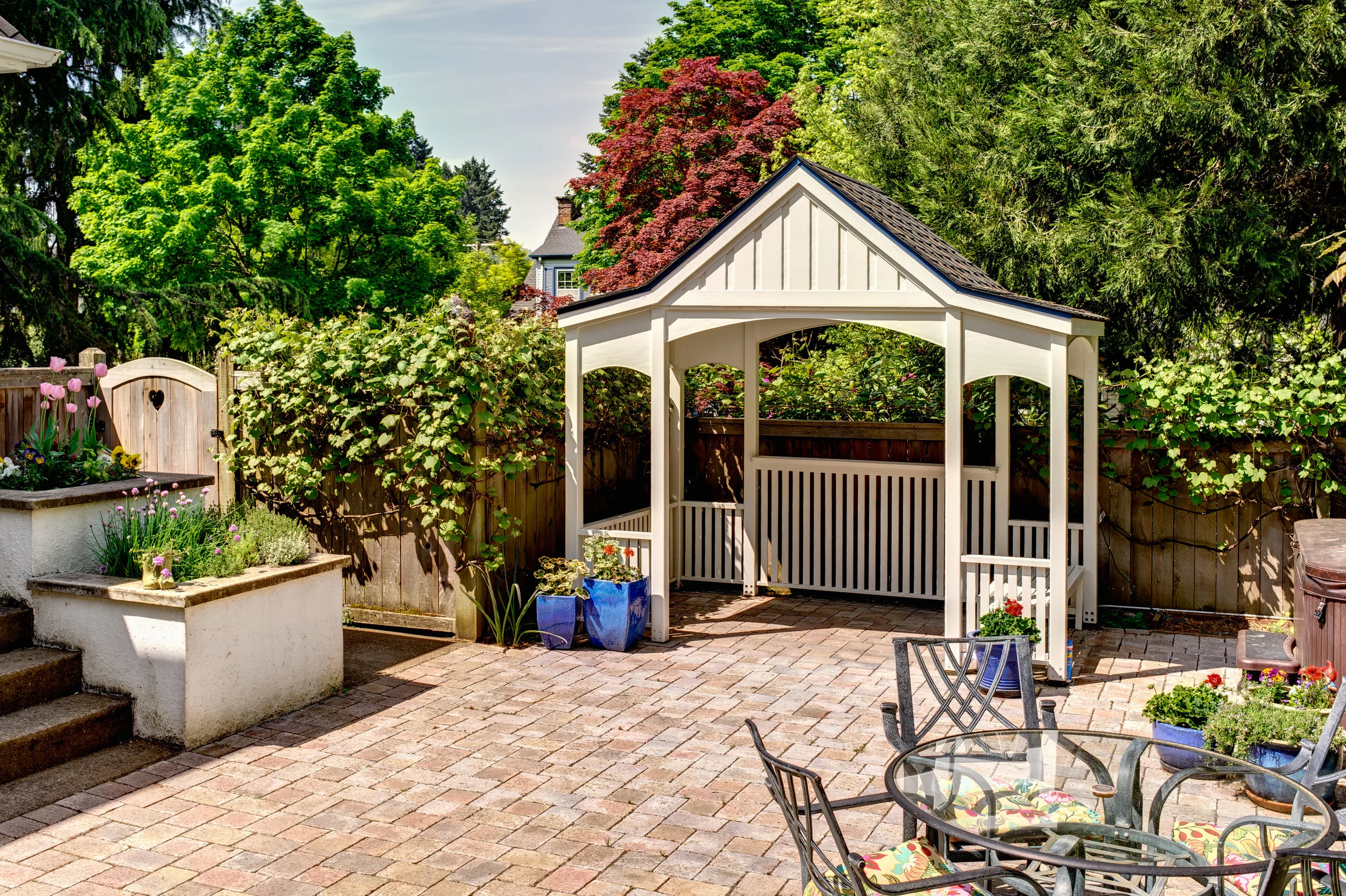 katz_exterior_patio.jpg