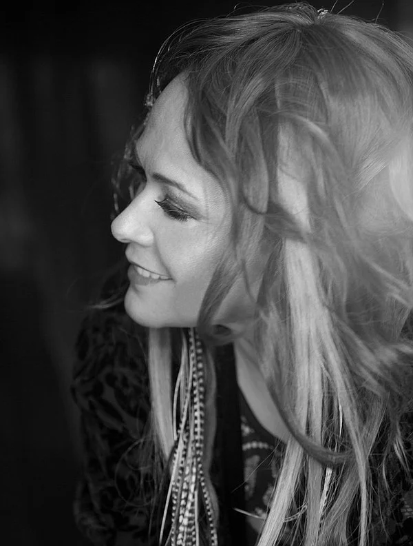 headshotlorena_t600.jpg