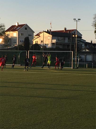 Keeperen til Randaberg må i aksjon i første omgangen