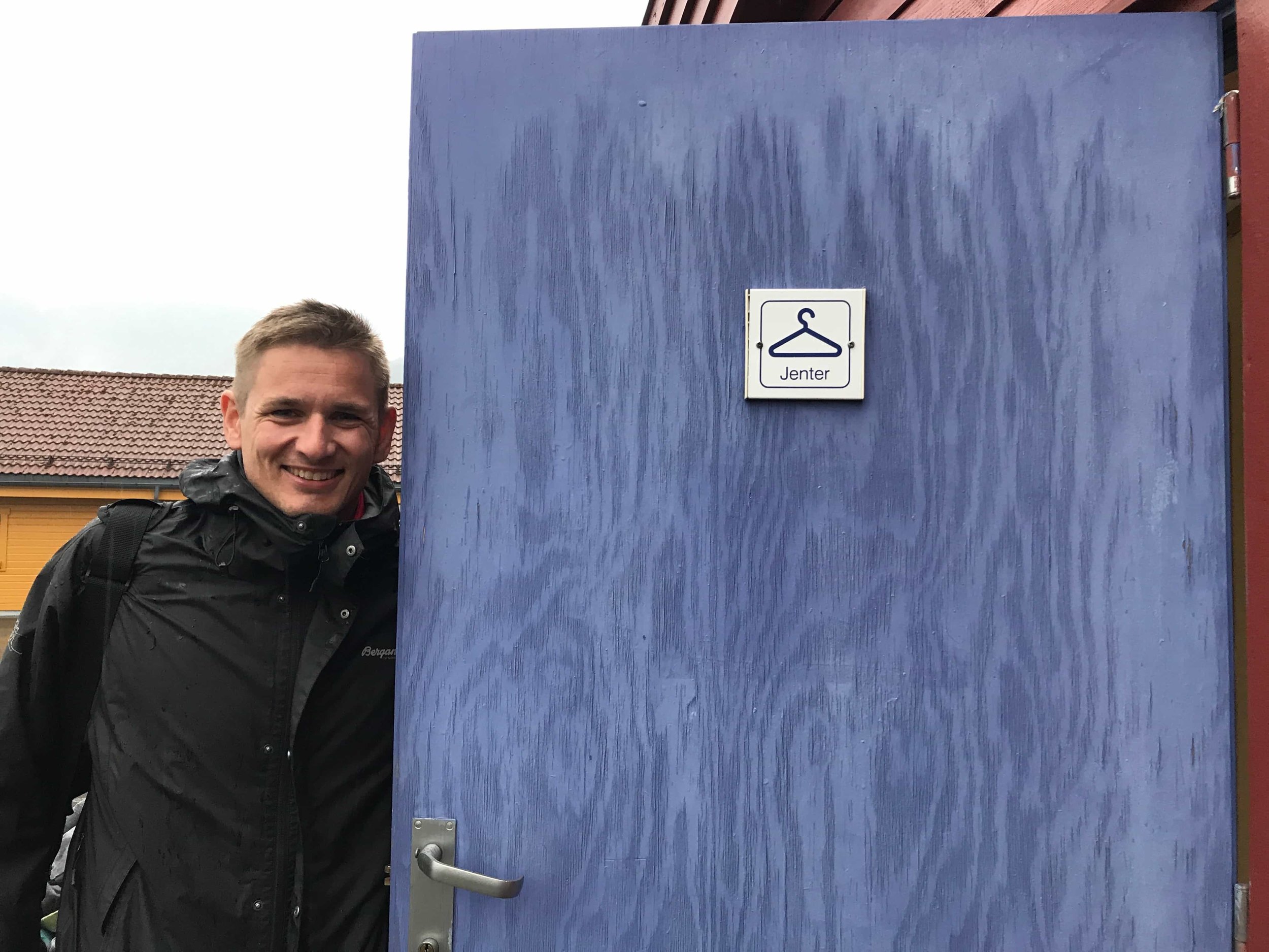 Me fikk tildelt jentegarderoben …