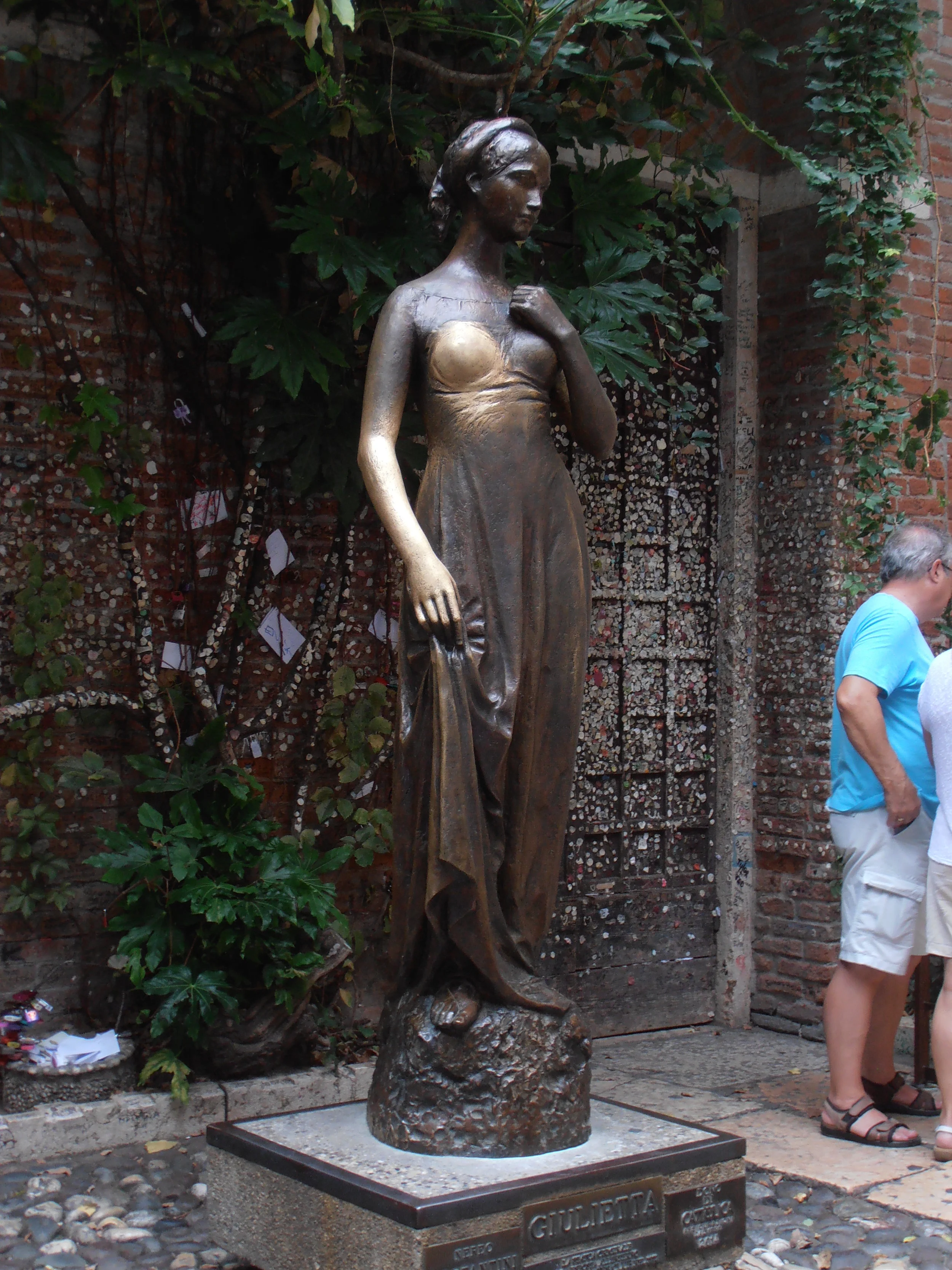 The Juliet statue