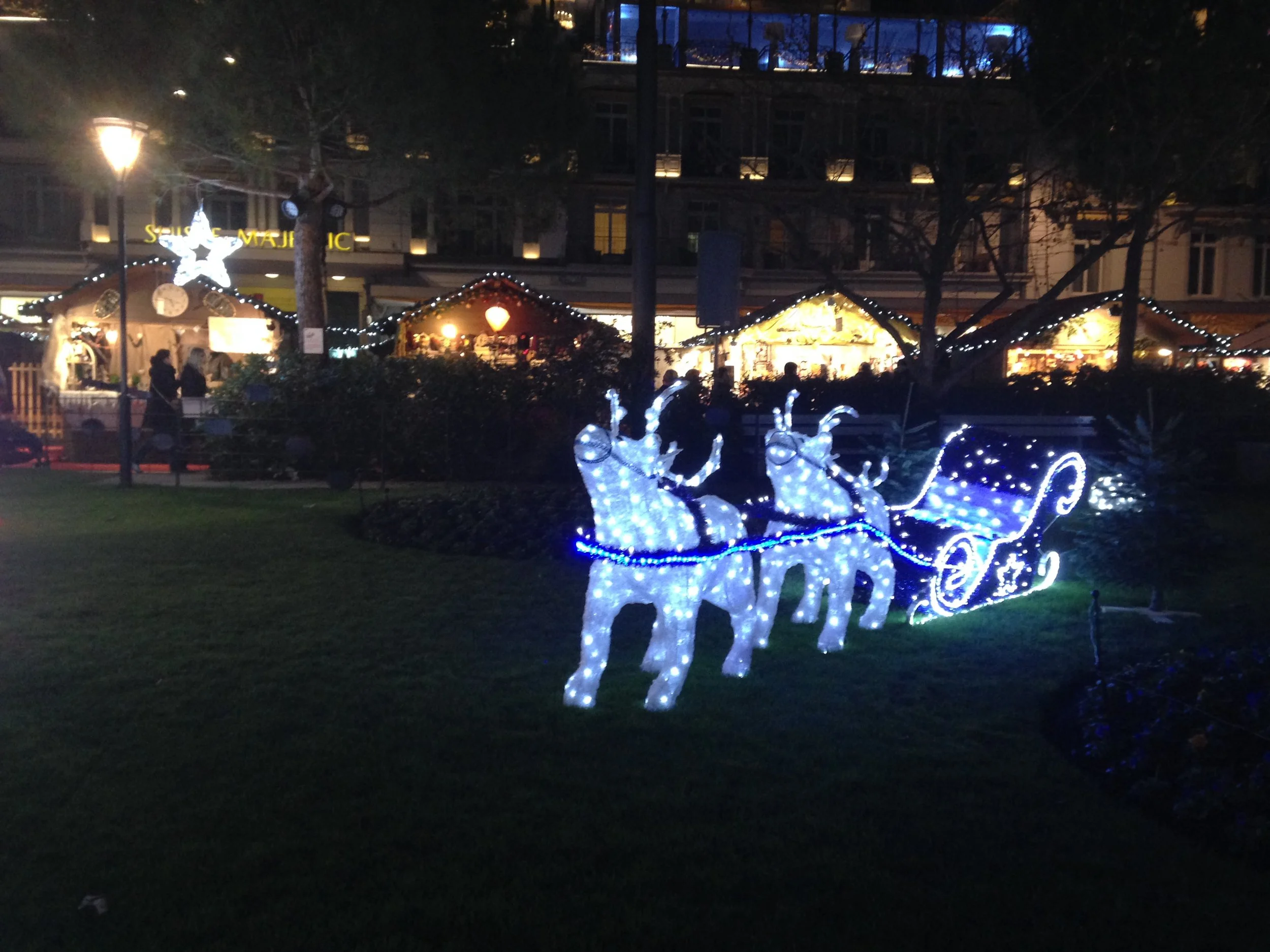 Behind the UK's doors: Christmas traditions