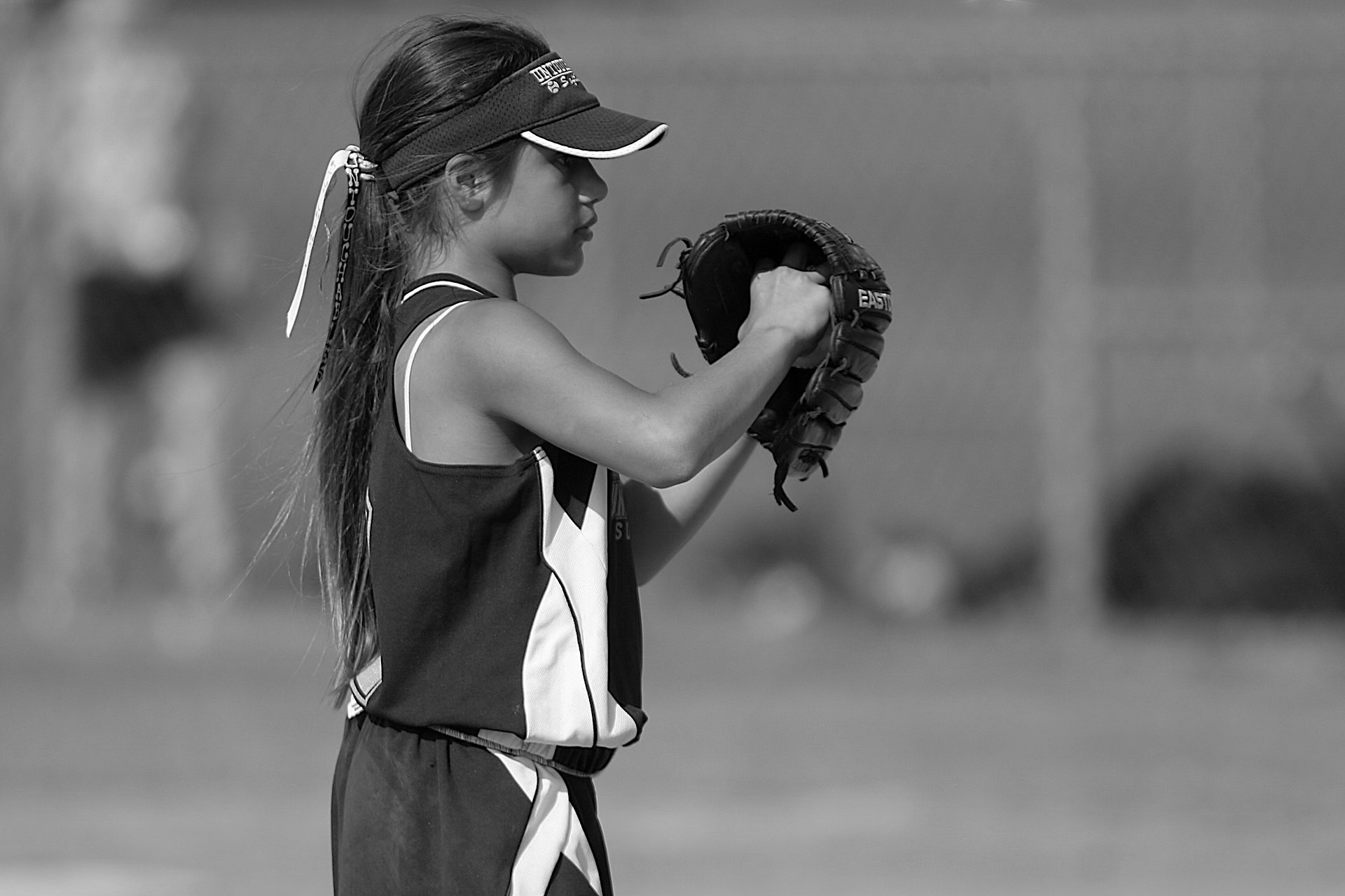 softball-pitcher-female-sport-163365.jpeg