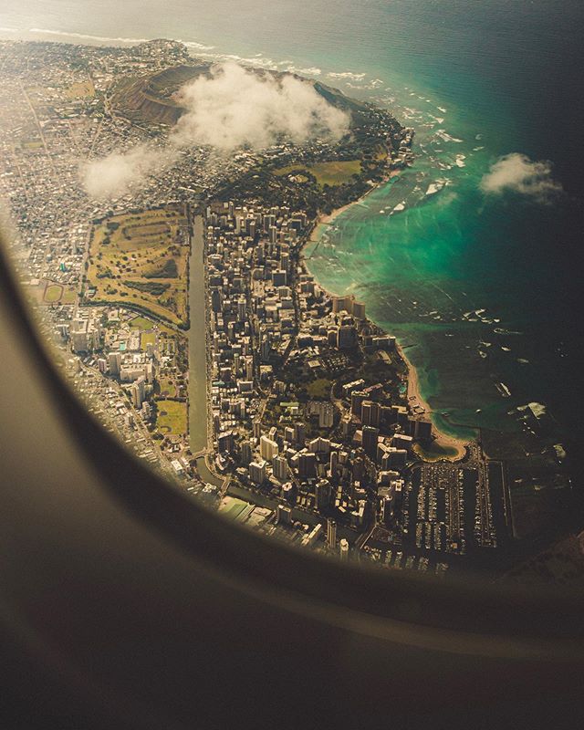 Honolulu from the sky. Canon EOS R + Leica R