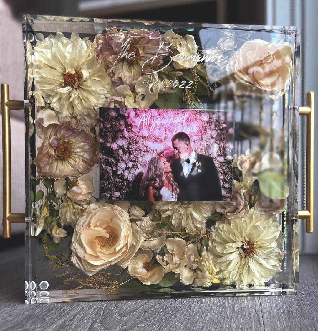 Our very own Gracie Rose has been preserving memories in resin for the past few years. You can see her work on our sister page @graceful_greetings⁠
.⁠
.⁠
If you or someone you know is getting married in Fall 2023 or anytime in 2024, give us a call or